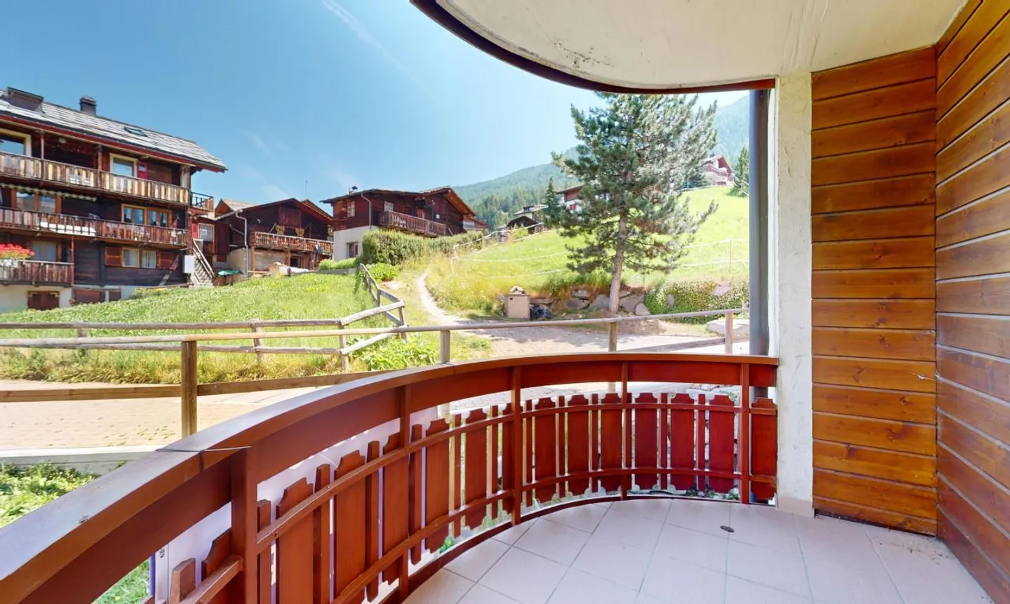 Appartement ensoleillé de 3½ pièces avec vue sur les montagnes au cœur de Grächen - Photo 5 sur 13