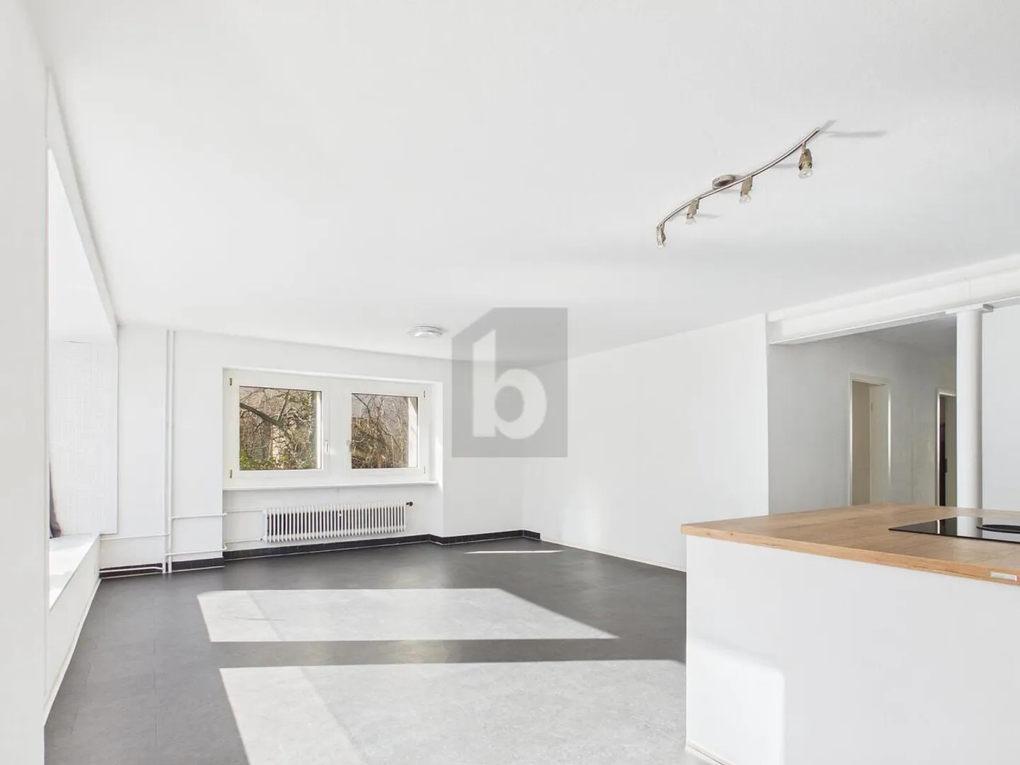 MODERNE, ACCUEILLANTE & AVEC ESPACE DE JARDIN - Photo 2 sur 4