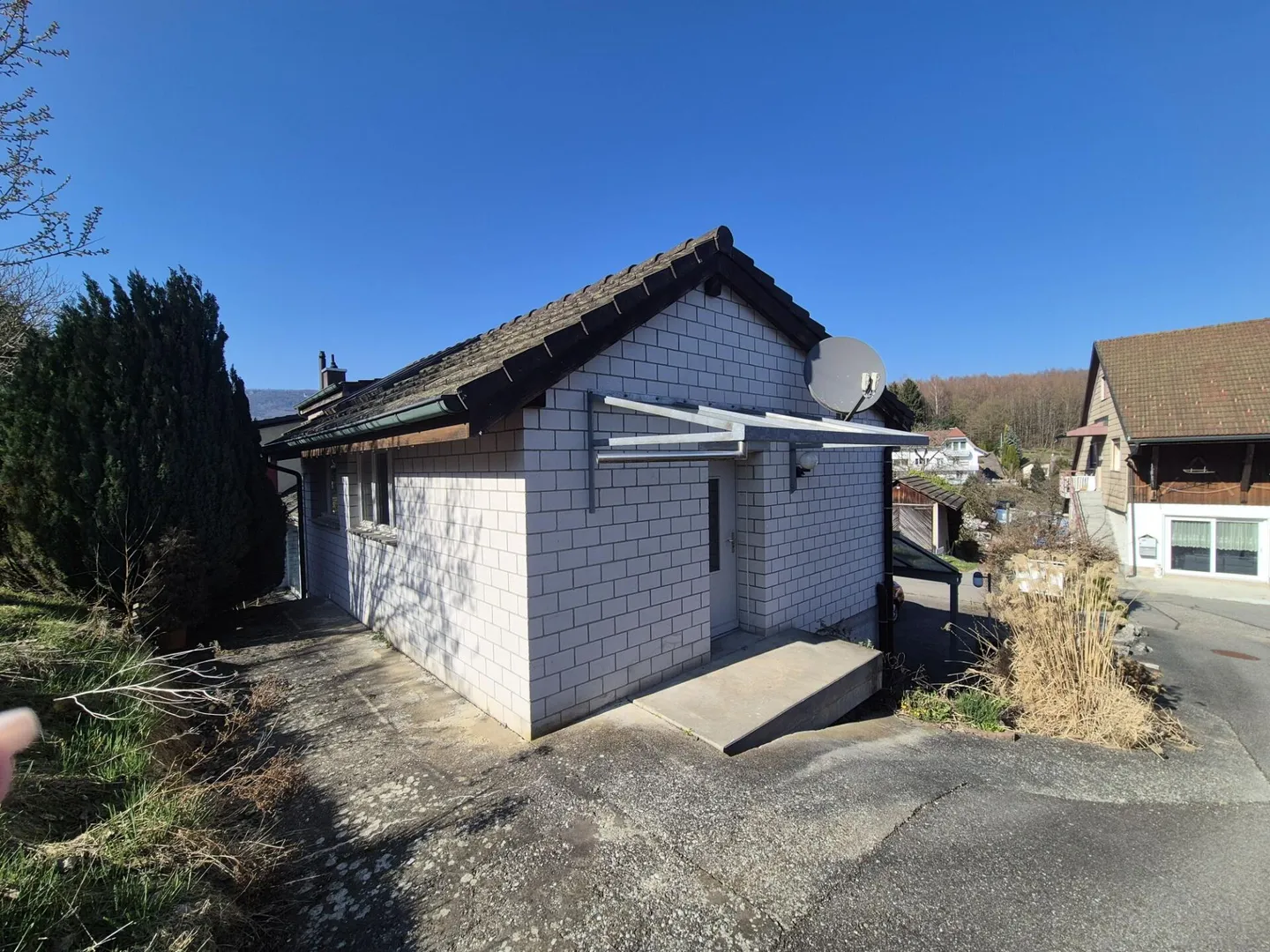 Maison multifamiliale avec commerce sur réserve de terrain à bâtir - Photo 4 sur 14