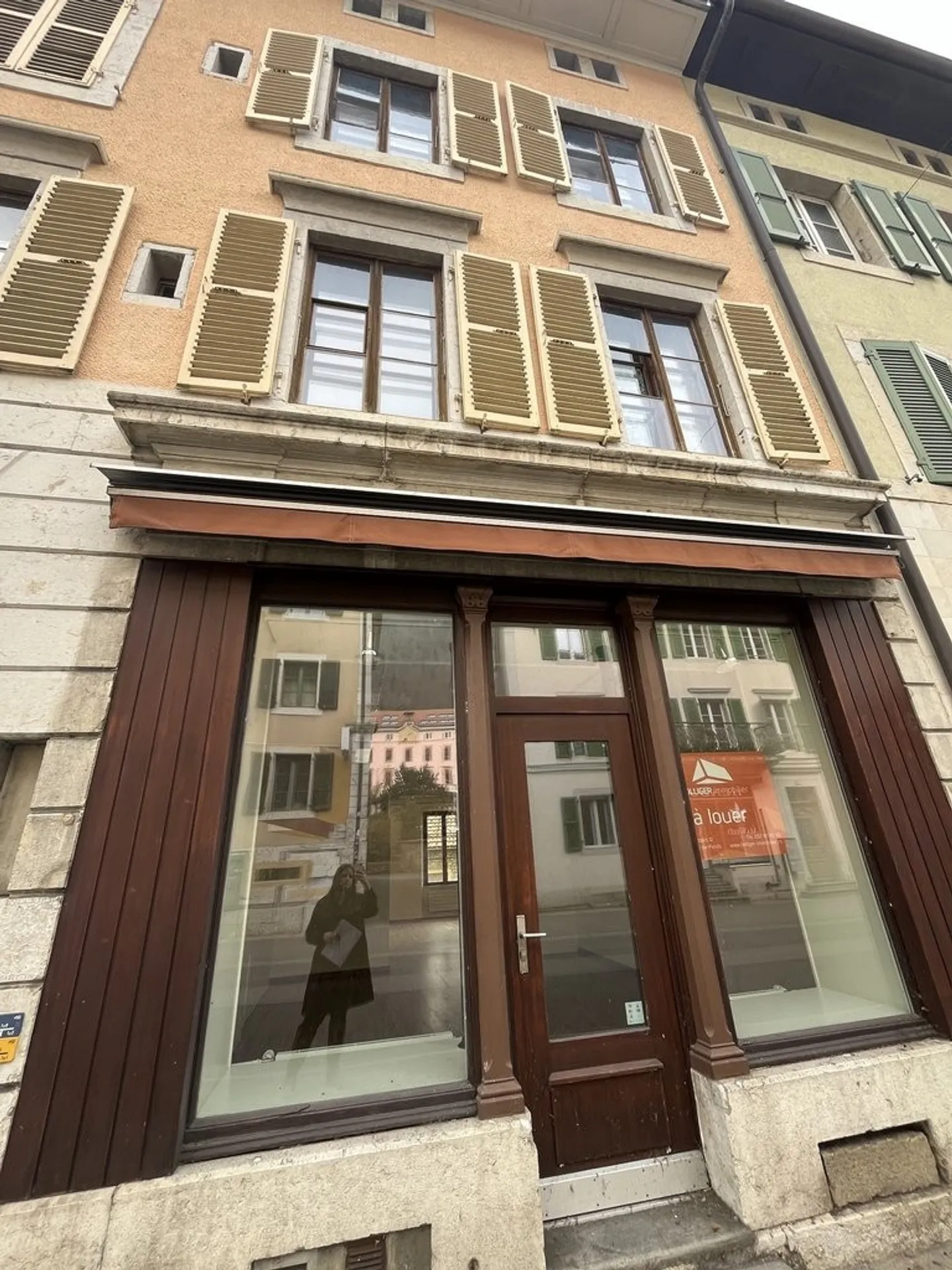 COMMERCIAL SPACE WITH WINDOWS IN THE CITY CENTER - Photo 4 of 4