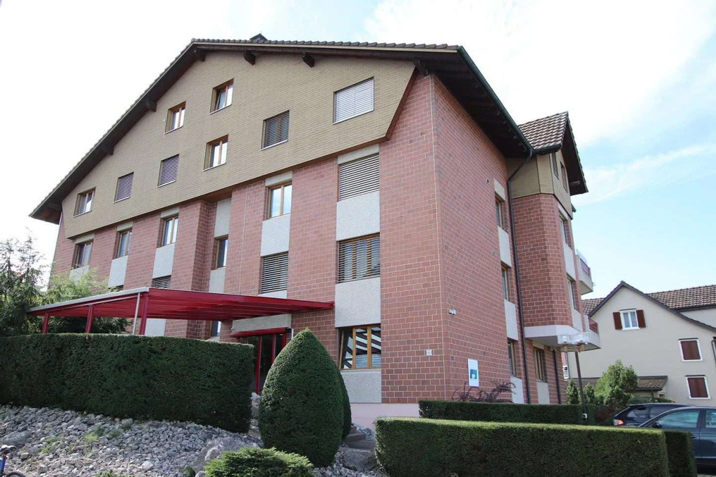Spazio commerciale/ufficio attraente a Niederuzwil - Foto 1 di 9