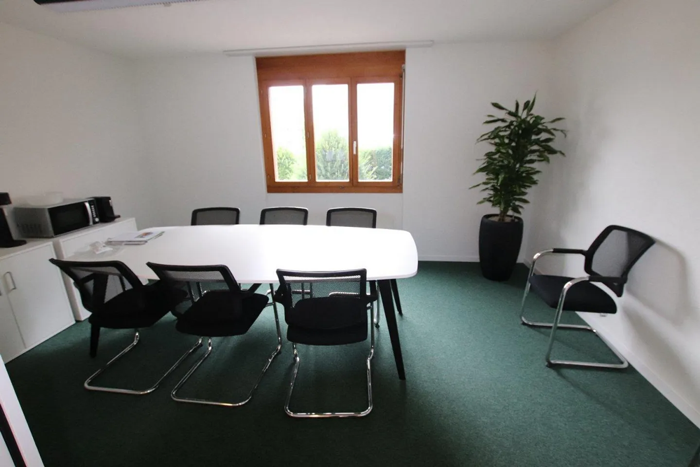 Spazio commerciale/ufficio attraente a Niederuzwil - Foto 3 di 9