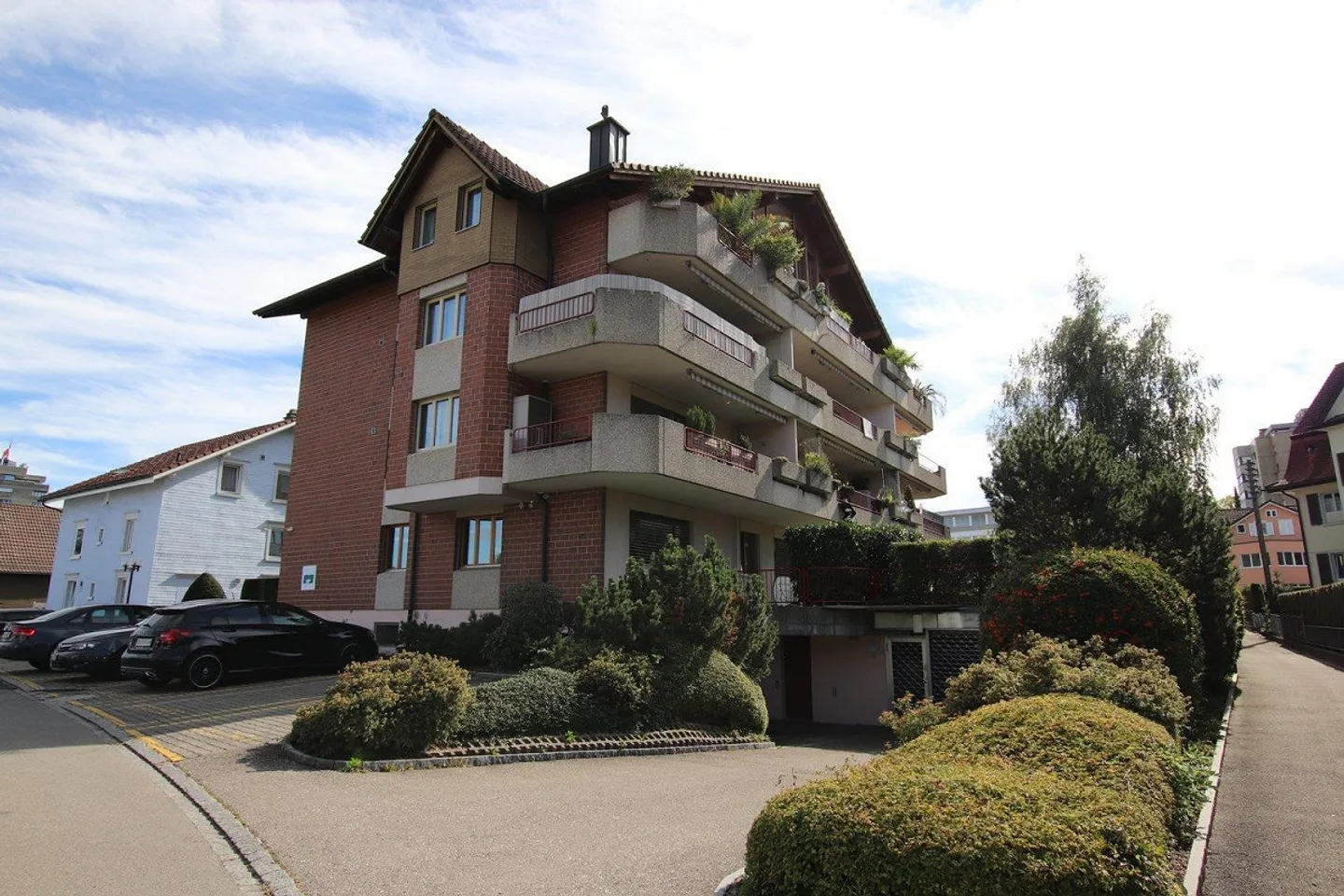Spazio commerciale/ufficio attraente a Niederuzwil - Foto 2 di 9