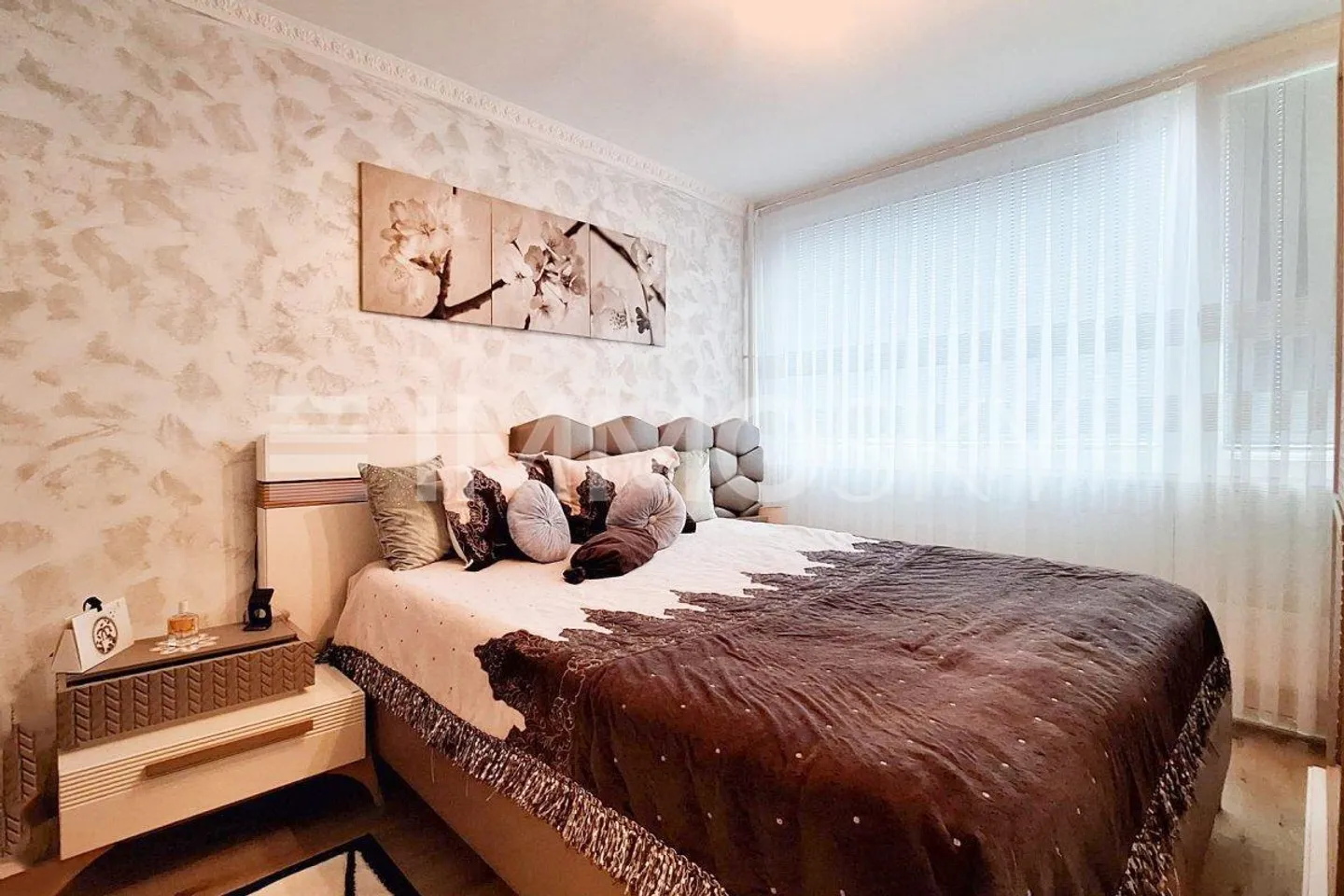 4-room renovated apartment in the heart of Meyrin - Photo 3 of 5