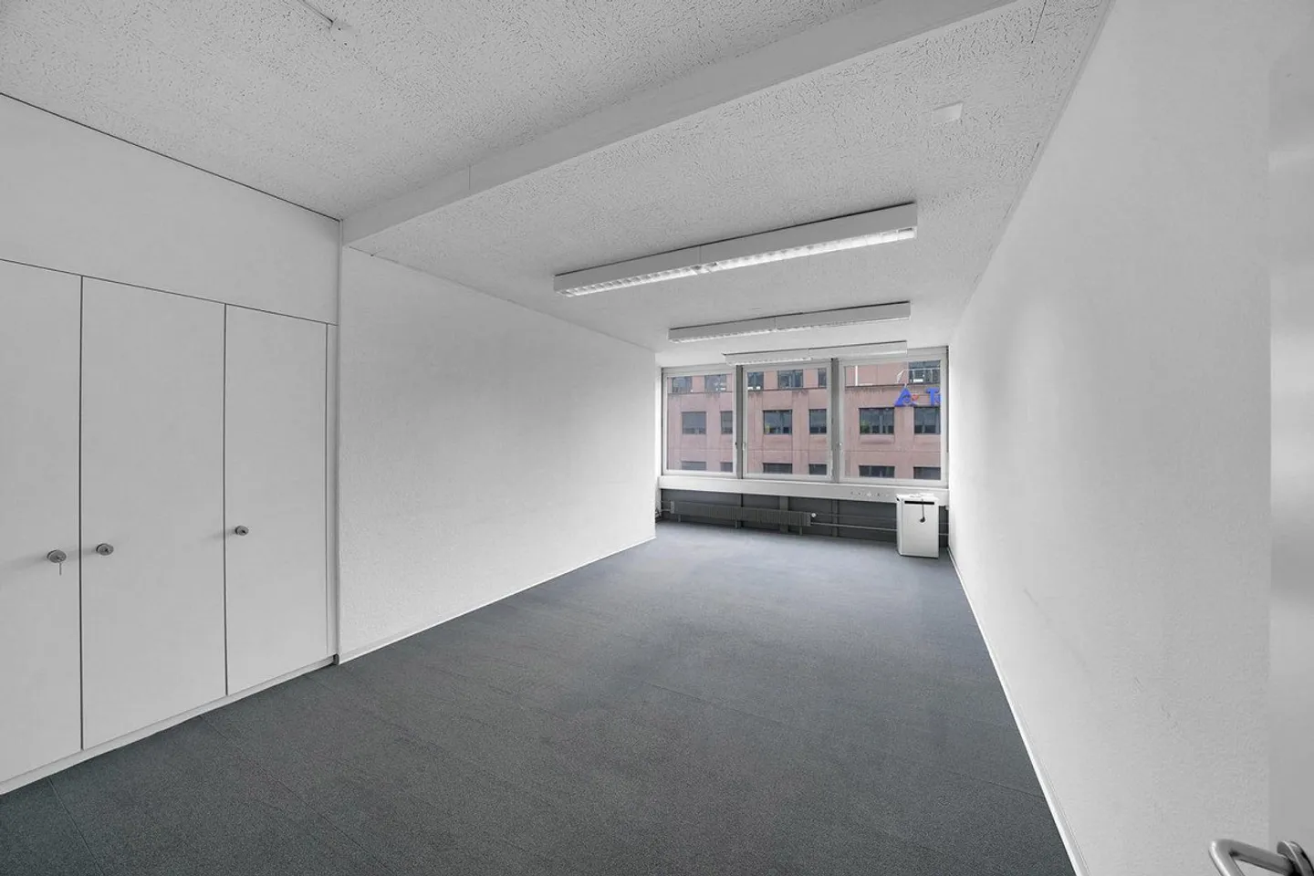 Ufficio completamente sviluppato con layout emozionante! - Foto 8 di 14