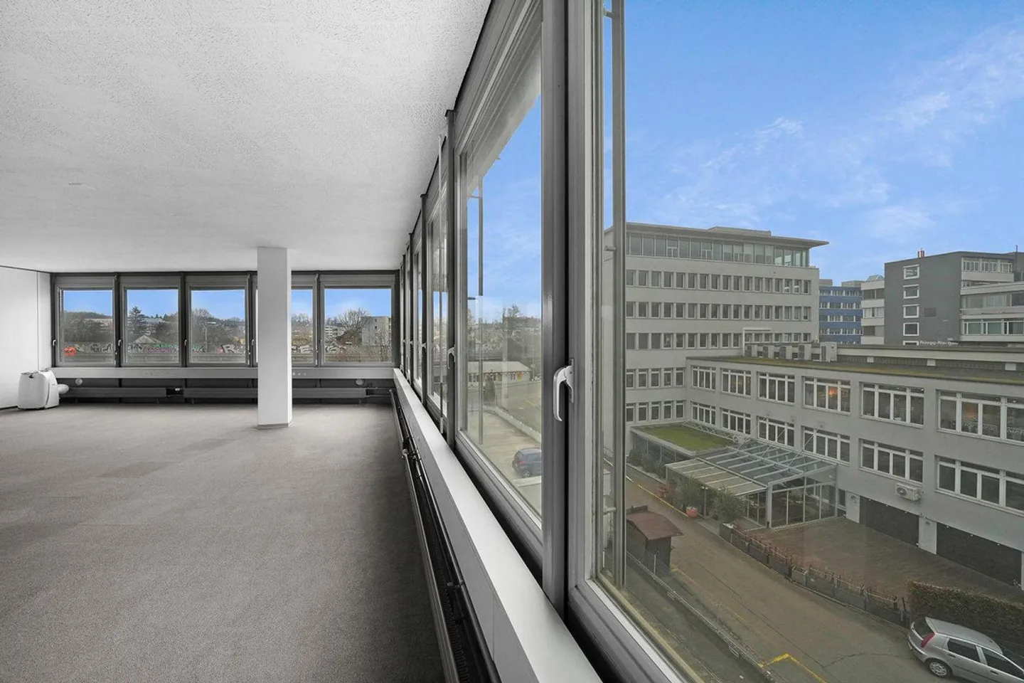 Ufficio completamente sviluppato con layout emozionante! - Foto 2 di 14