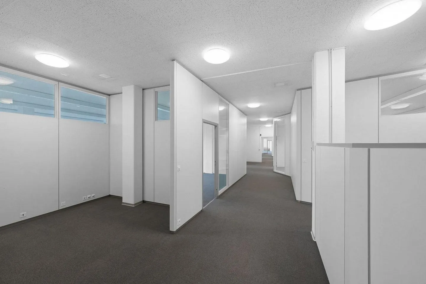 Ufficio completamente sviluppato con layout emozionante! - Foto 10 di 14