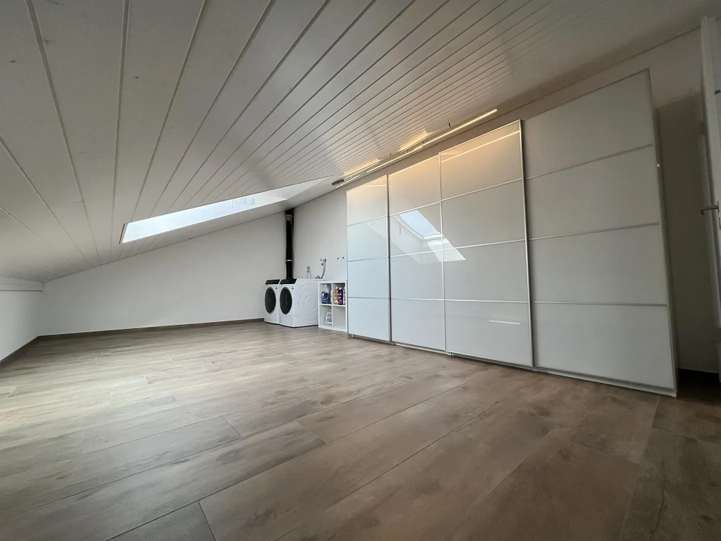 Appartamento duplex molto generoso e moderno in una posizione tranquilla - Foto 13 di 15