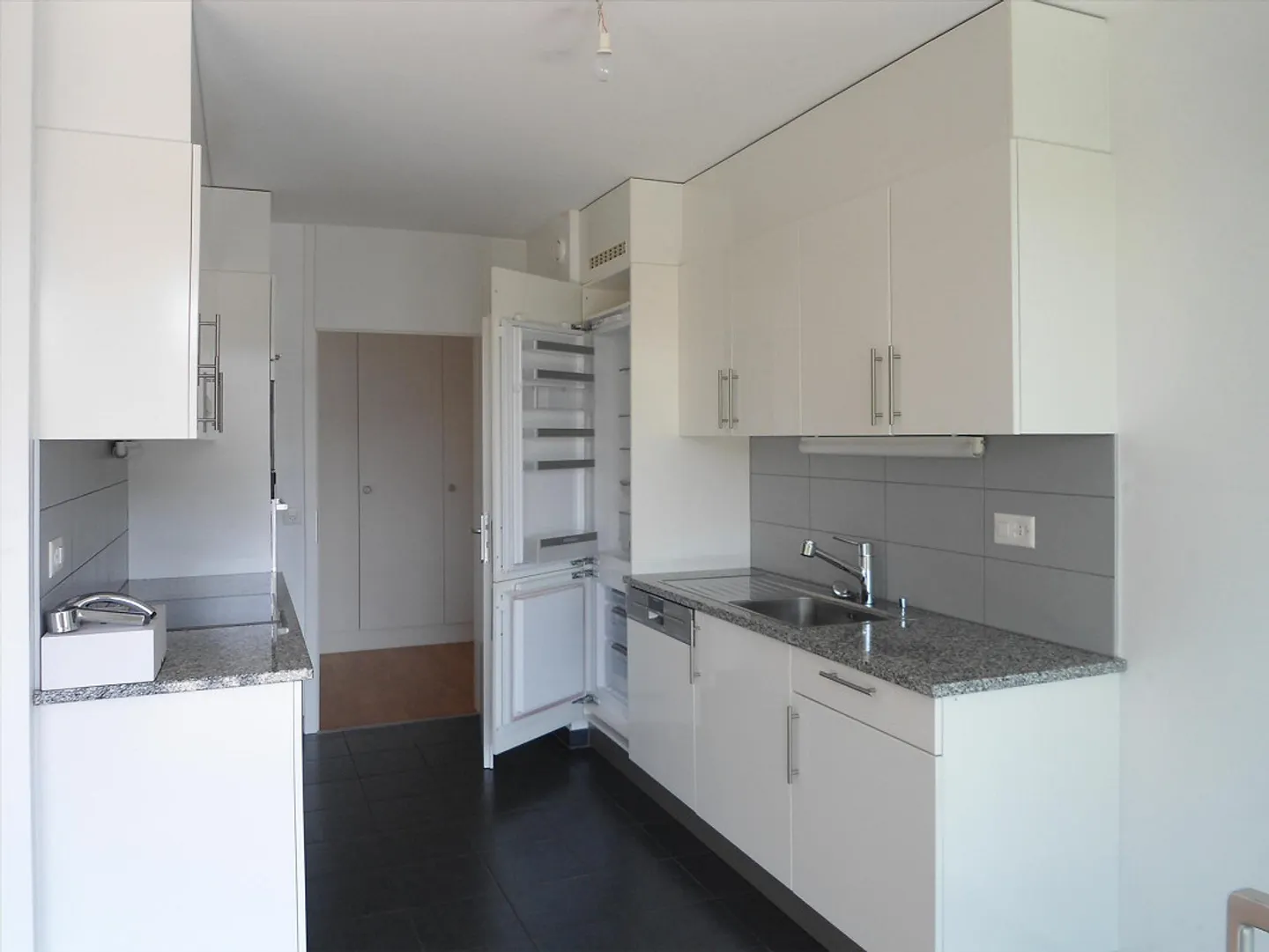 Superb 5-room sunny and quiet apartment - Photo 4 of 9