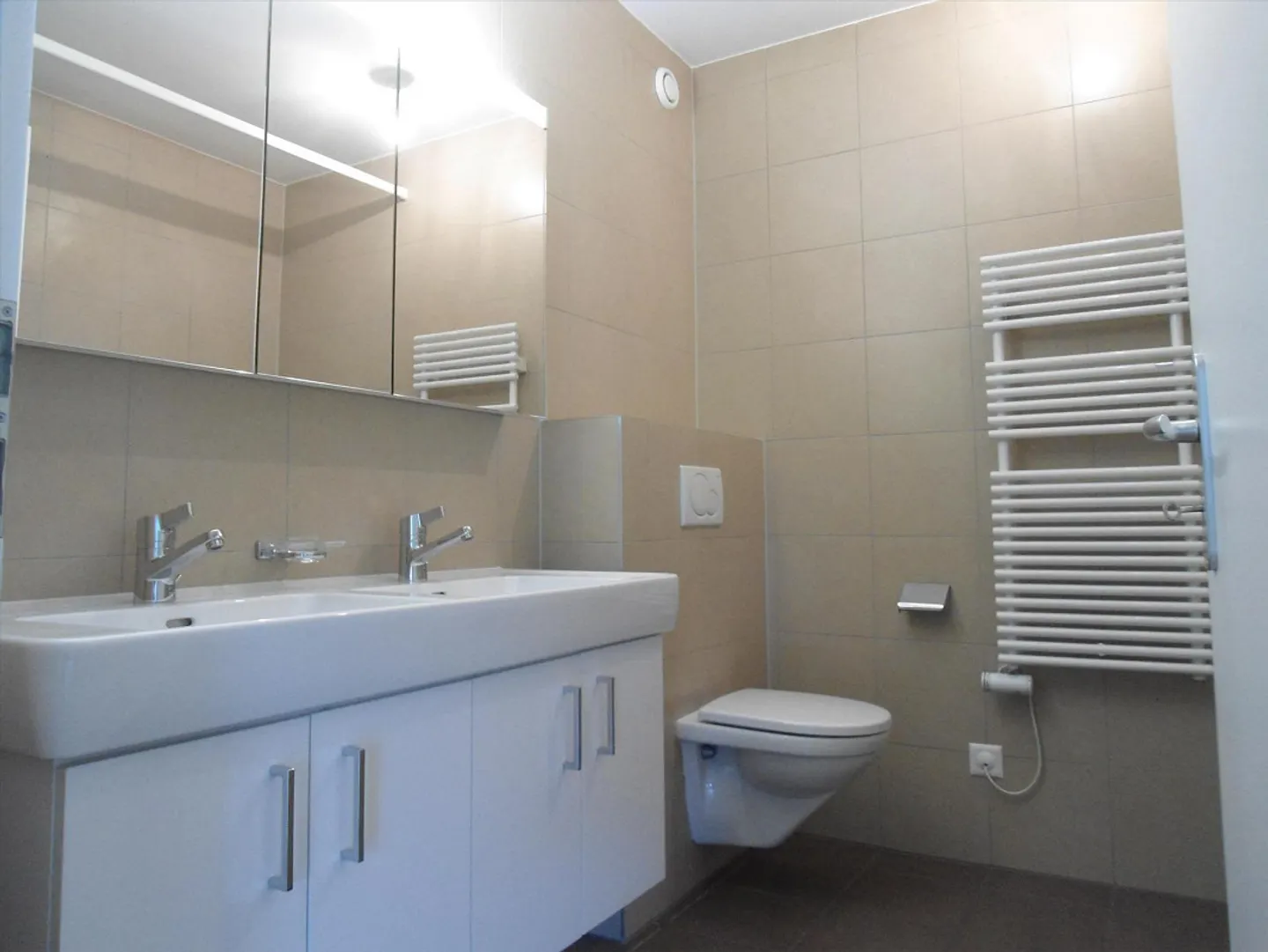 Superb 5-room sunny and quiet apartment - Photo 5 of 9