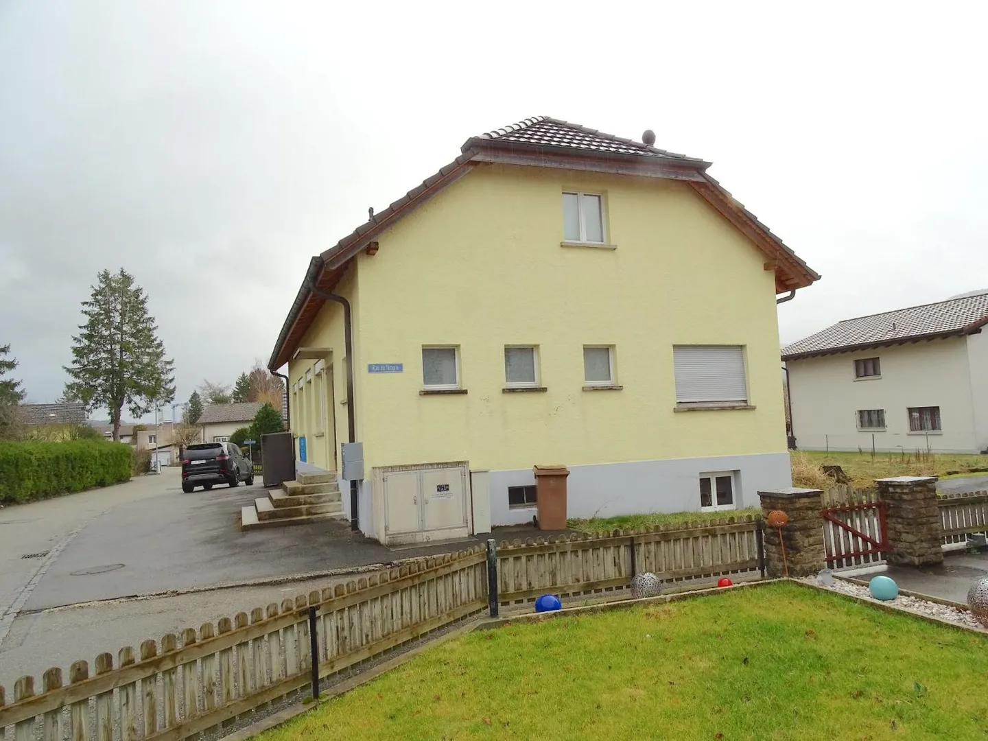 ARI-212 - Edificio misto di 250 m2 su un lotto di 723 m2 a Bassecourt - Foto 3 di 13