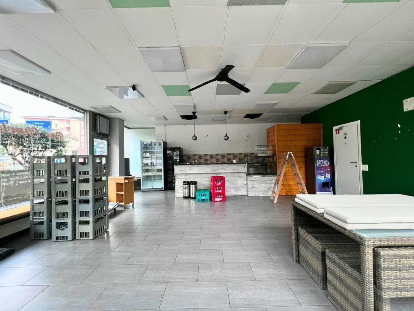 Rental property with display area - Photo 4 of 4