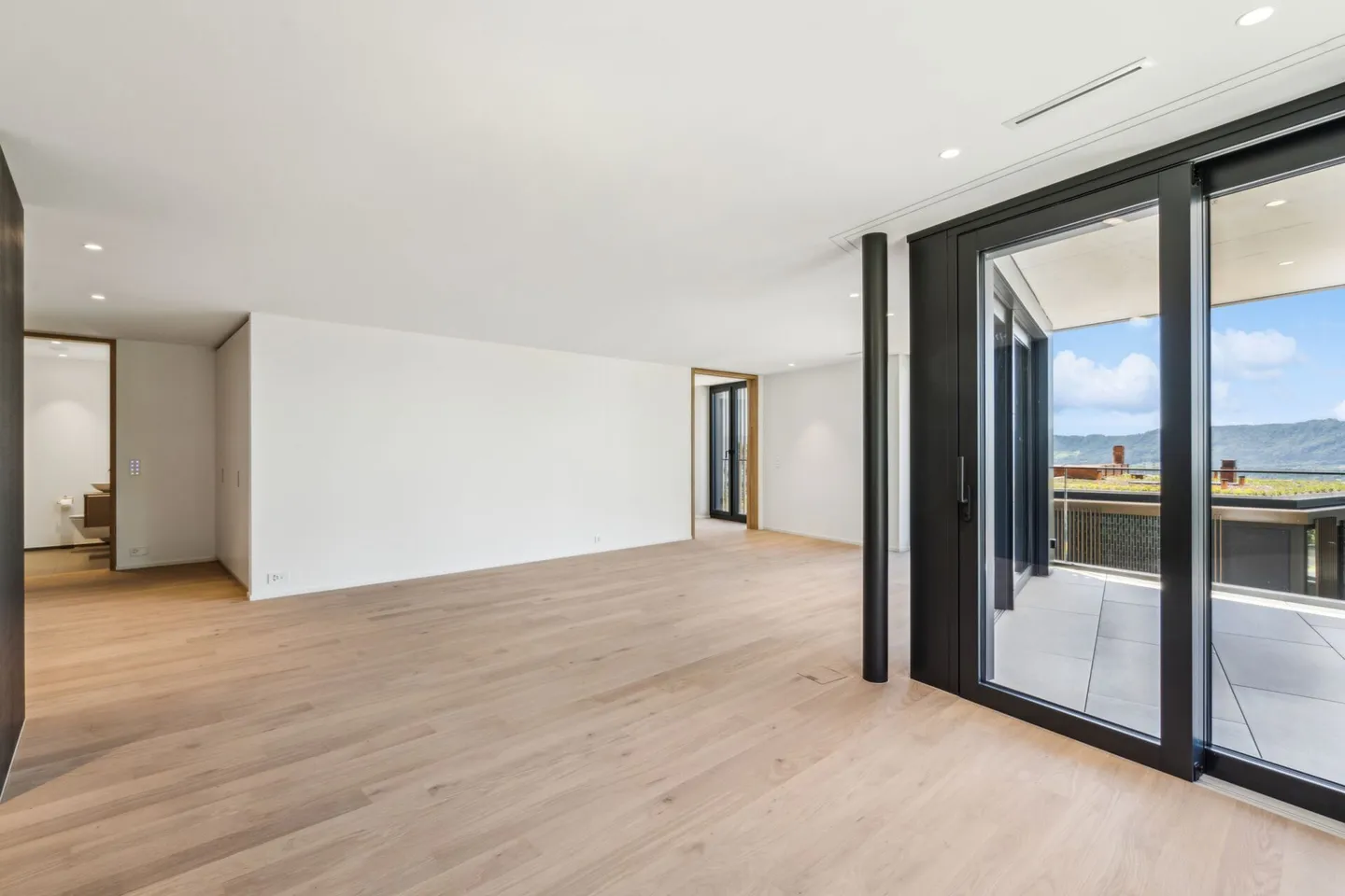 Neuwertige 4.5-Zimmer-Wohnung mit Stadtsicht für höchste Ansprüche - Photo 5 of 13