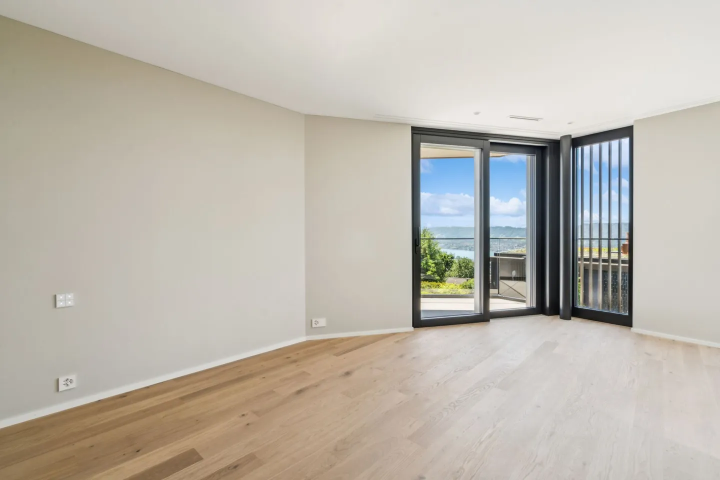 Neuwertige 4.5-Zimmer-Wohnung mit Stadtsicht für höchste Ansprüche - Photo 7 of 13