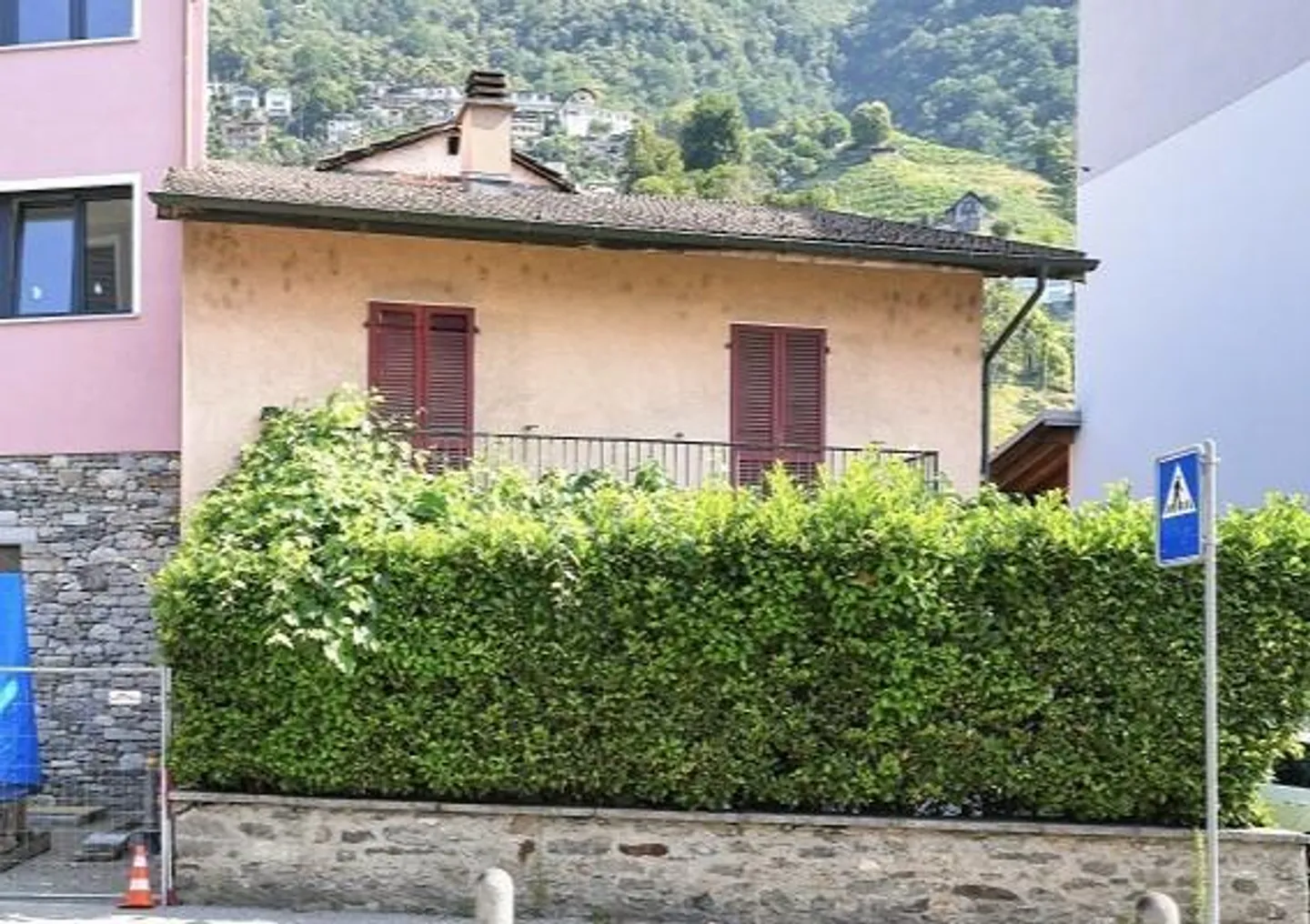 Charmantes Renovierungshaus in Gordola - Foto 1 von 13