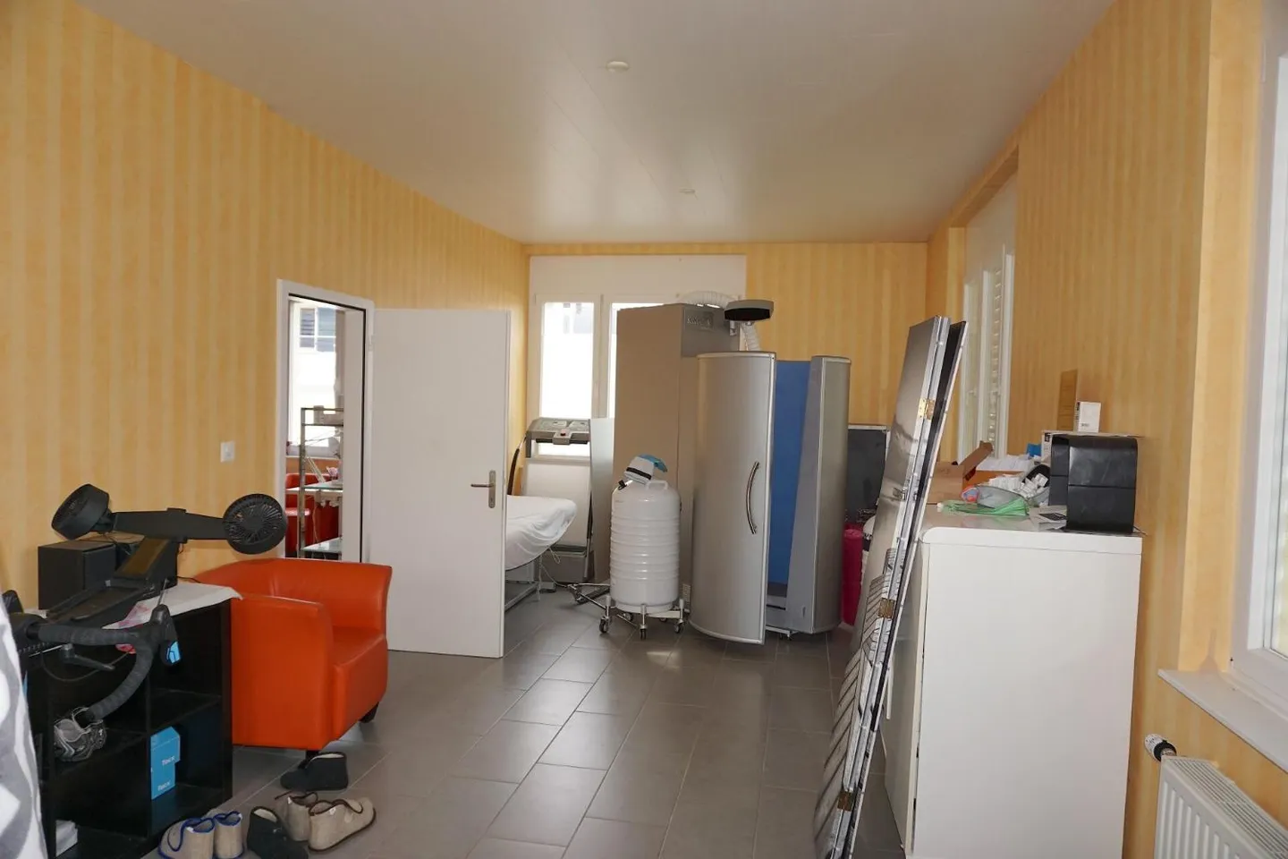 ARI-212 - Edificio misto di 250 m2 su un lotto di 723 m2 a Bassecourt - Foto 12 di 13