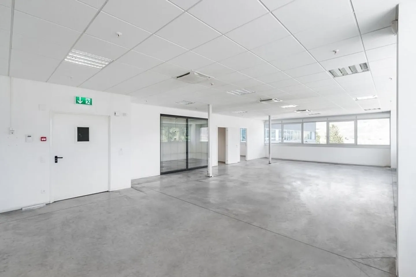 CADENAZZO - AFFITTASI UFFICIO DI 168 MQ (rif. 101) - Foto 2 di 13