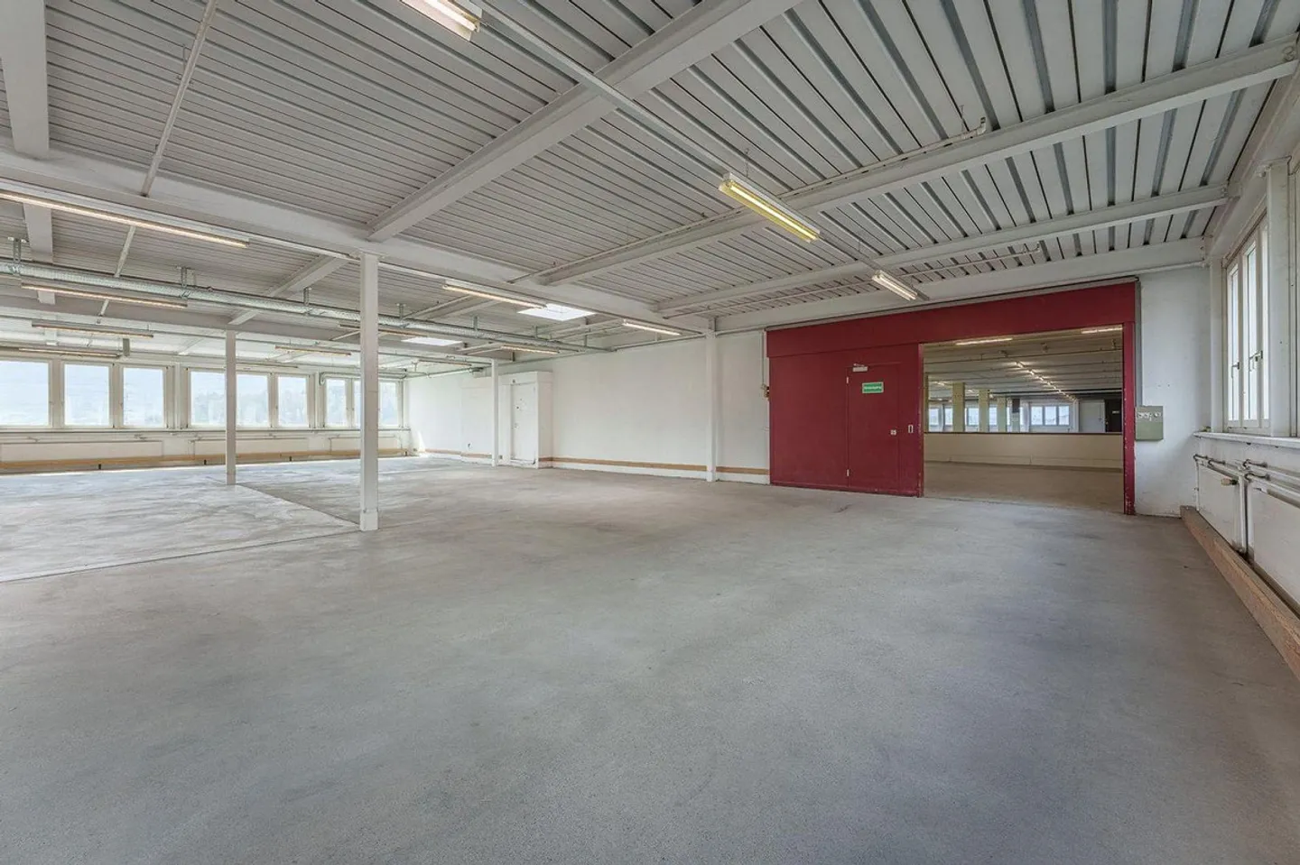 Komplette Logistikliegenschaft in Uznach - Foto 8 von 13