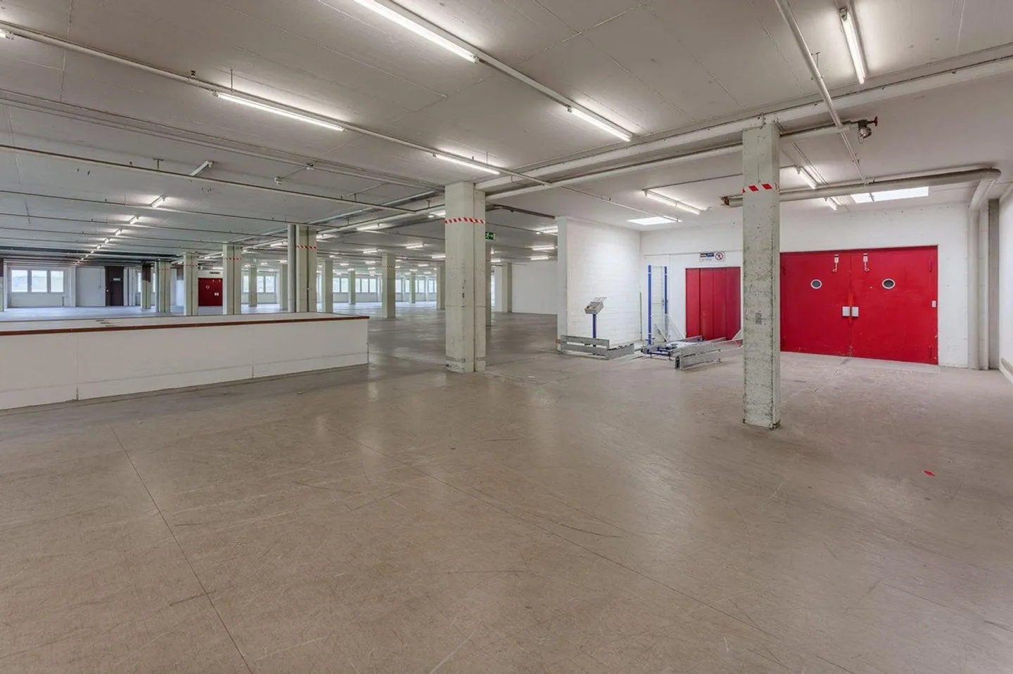 Komplette Logistikliegenschaft in Uznach - Foto 10 von 13