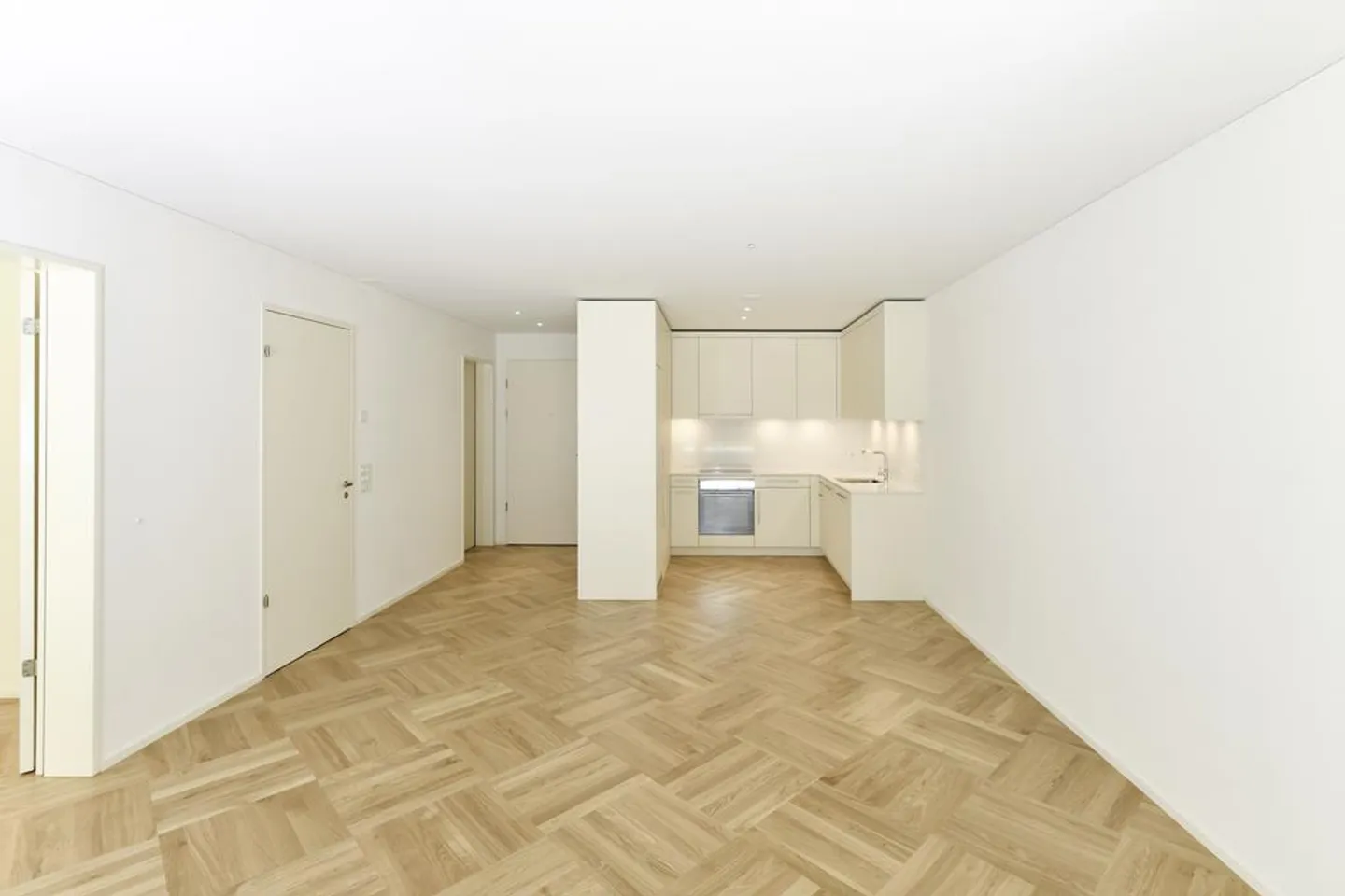 Living oasis in a central location - Photo 3 of 8