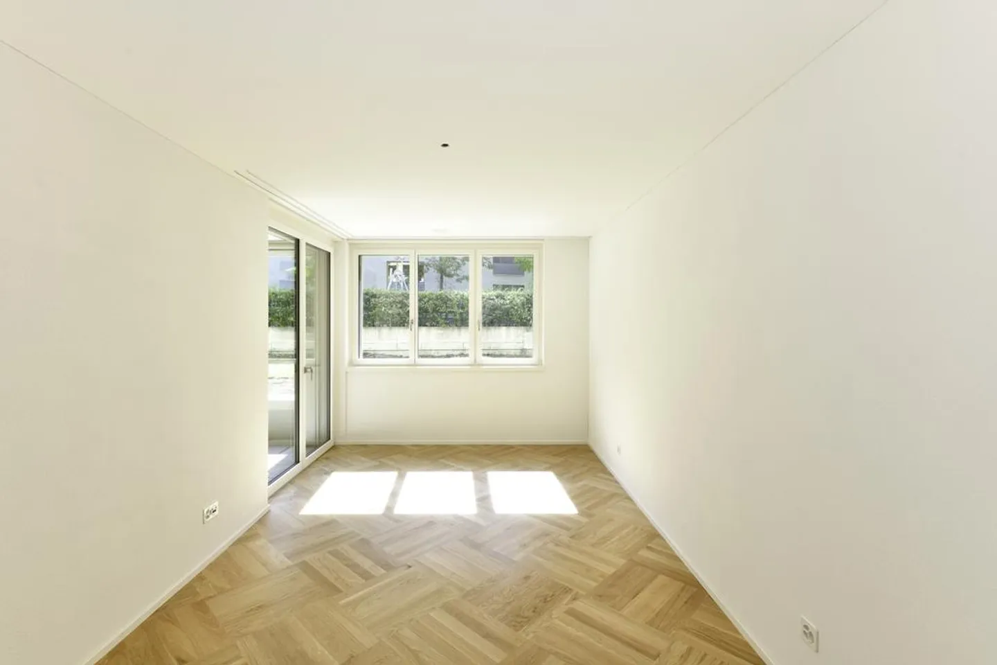 Living oasis in a central location - Photo 6 of 8