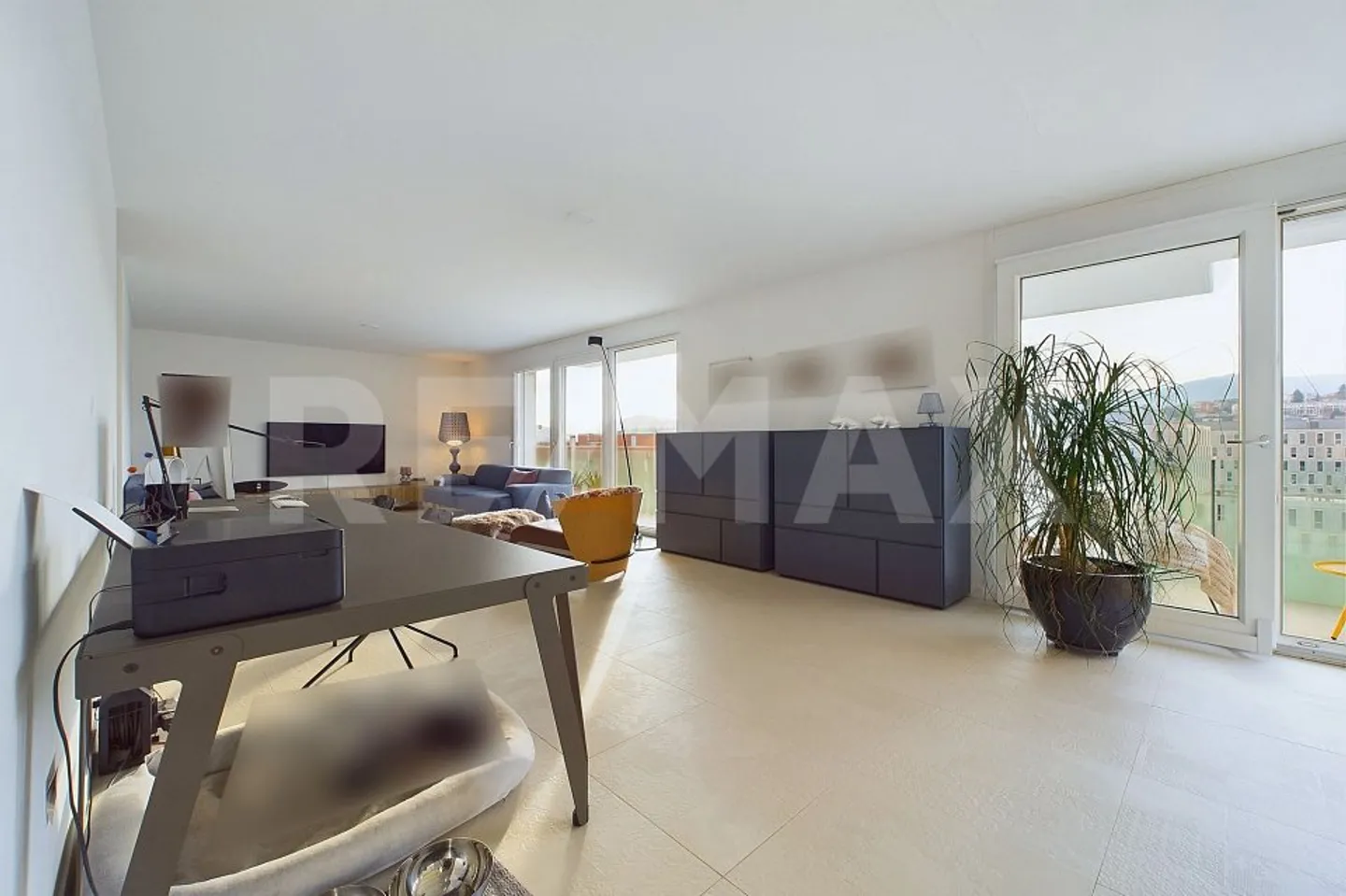 Elegante Penthouse mit teilweisem Blick auf den Luganersee - Foto 3 von 13