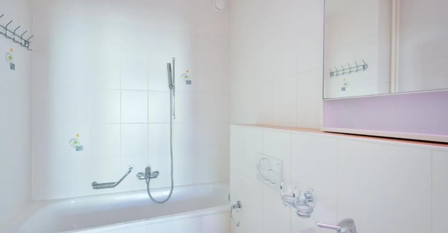 Ihr zukünftiges Zuhause: wunderschöne 6-Zimmer-Wohnung mit schönen Volumen - Foto 2 von 4