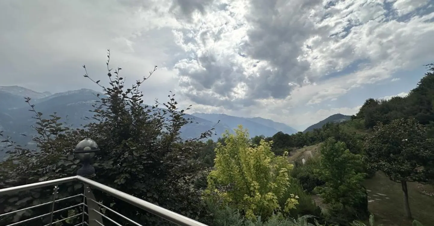 Spacious Villa on a 10,000 m² Plot in Chermignon-d'en-Bas - Photo 5 of 12
