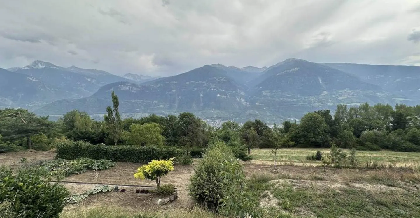 Spacious Villa on a 10,000 m² Plot in Chermignon-d'en-Bas - Photo 7 of 12