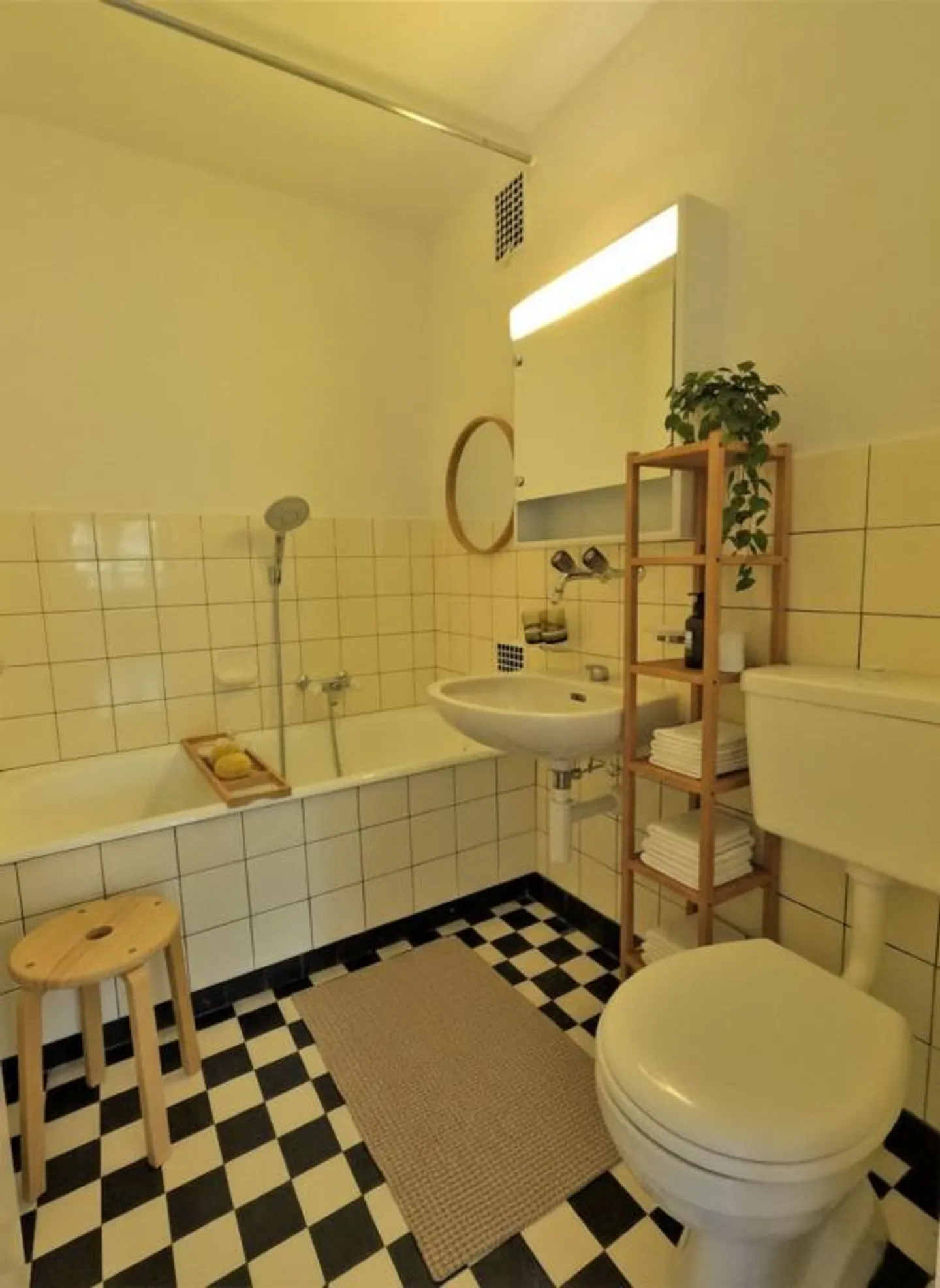 Pretty, Cozy Little Place / A nice little cozy corner where it's good to live - Photo 3 of 7