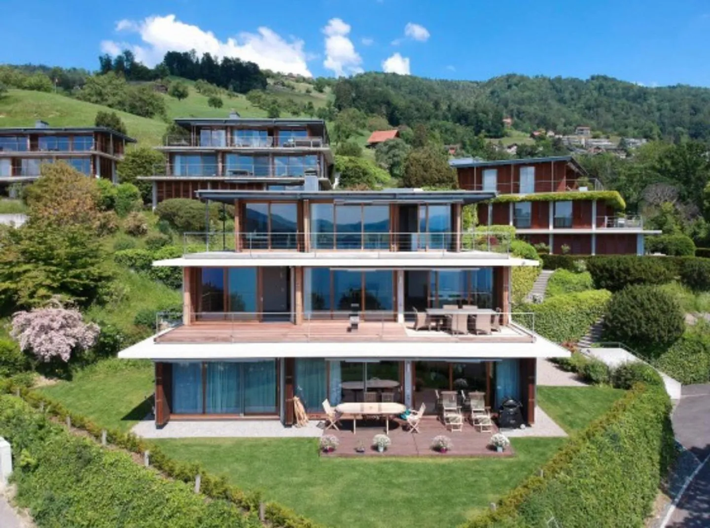 Appartamento giardino esclusivo con vista panoramica mozzafiato - Foto 3 di 12