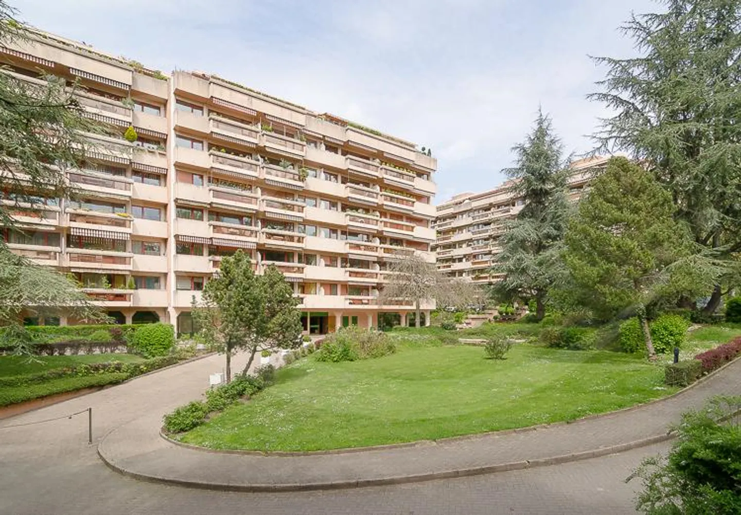 Prächtige 7-Zimmer-Wohnung - Foto 2 von 8