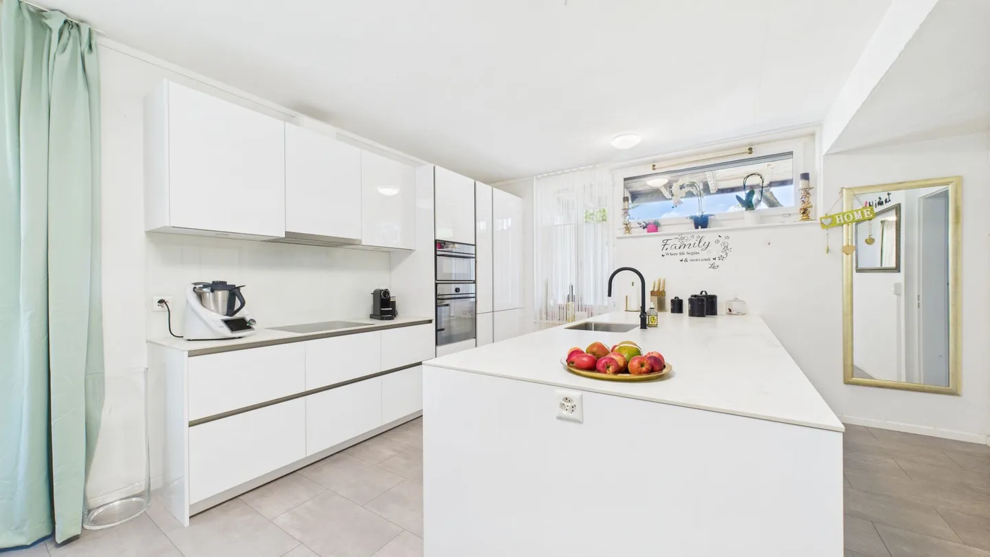 Familial, lumineux et moderne - appartement de jardin élégant. - Photo 5 sur 23