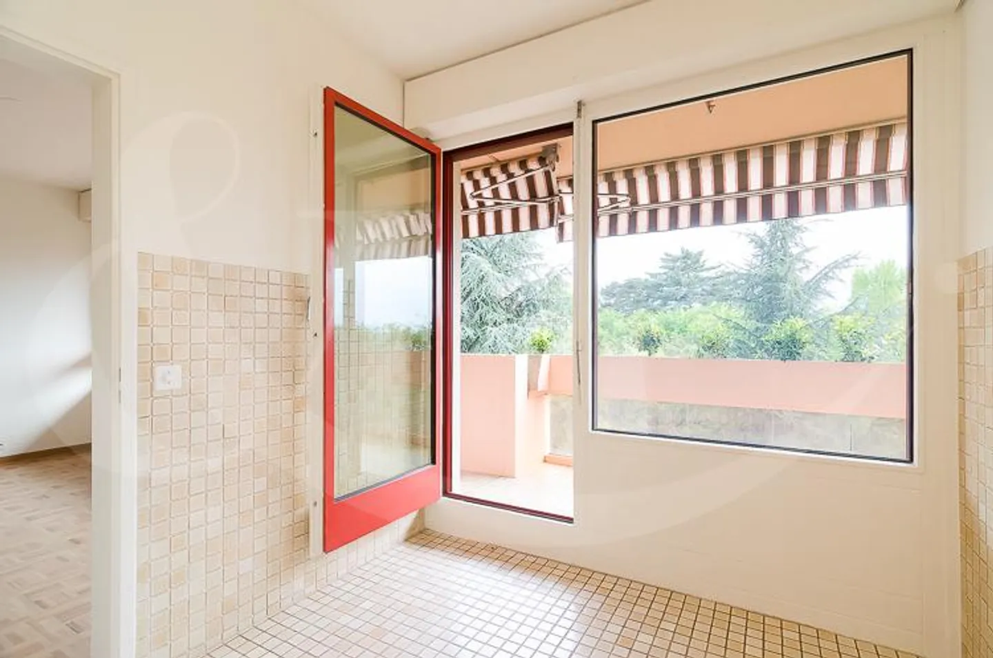 Prächtige 7-Zimmer-Wohnung - Foto 3 von 8