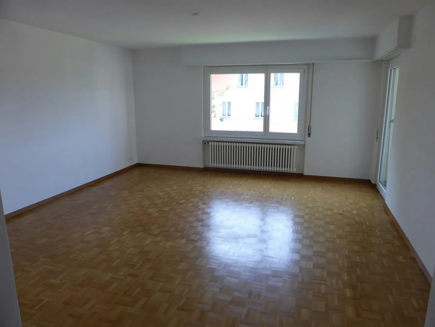 Appartement 3 pièces au rez-de-chaussée situé au calme - Photo 2 sur 8