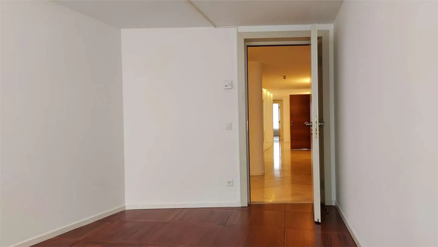 Prestigious office for rent in Lugano - Photo 7 of 13