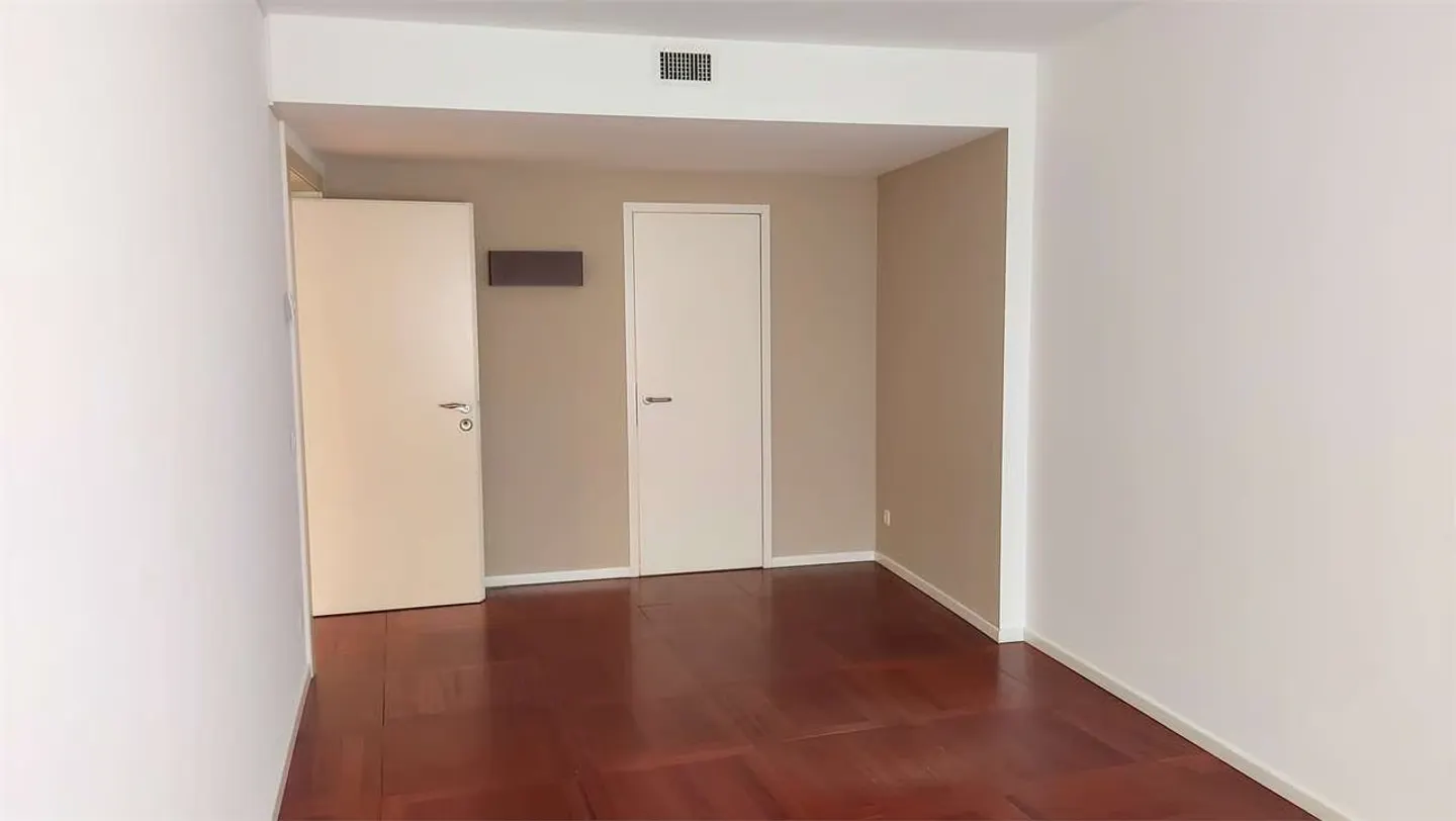 Prestigious office for rent in Lugano - Photo 9 of 13