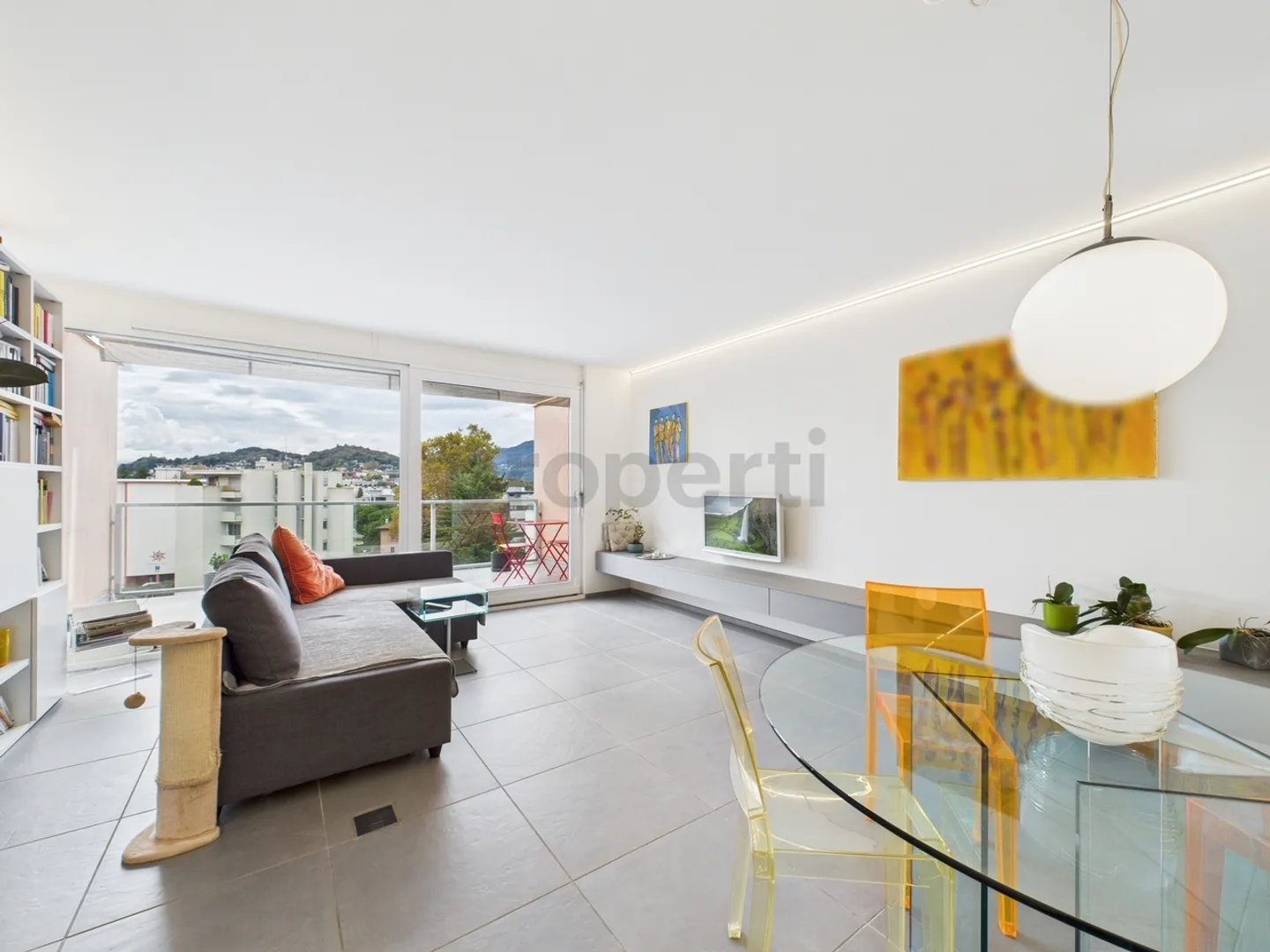 Duplex Penthouse 4.5 Ristrutturato in Massagno – residenza primaria e... - Photo 1 of 13