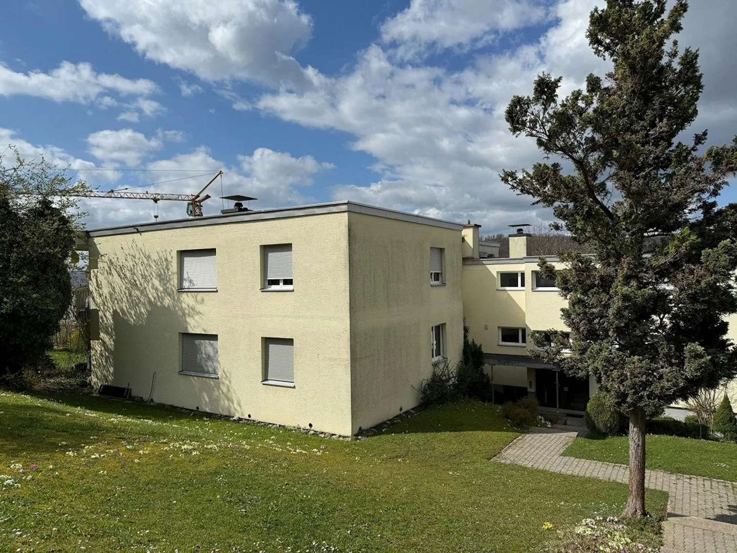 Appartement 3 pièces au rez-de-chaussée situé au calme - Photo 1 sur 8
