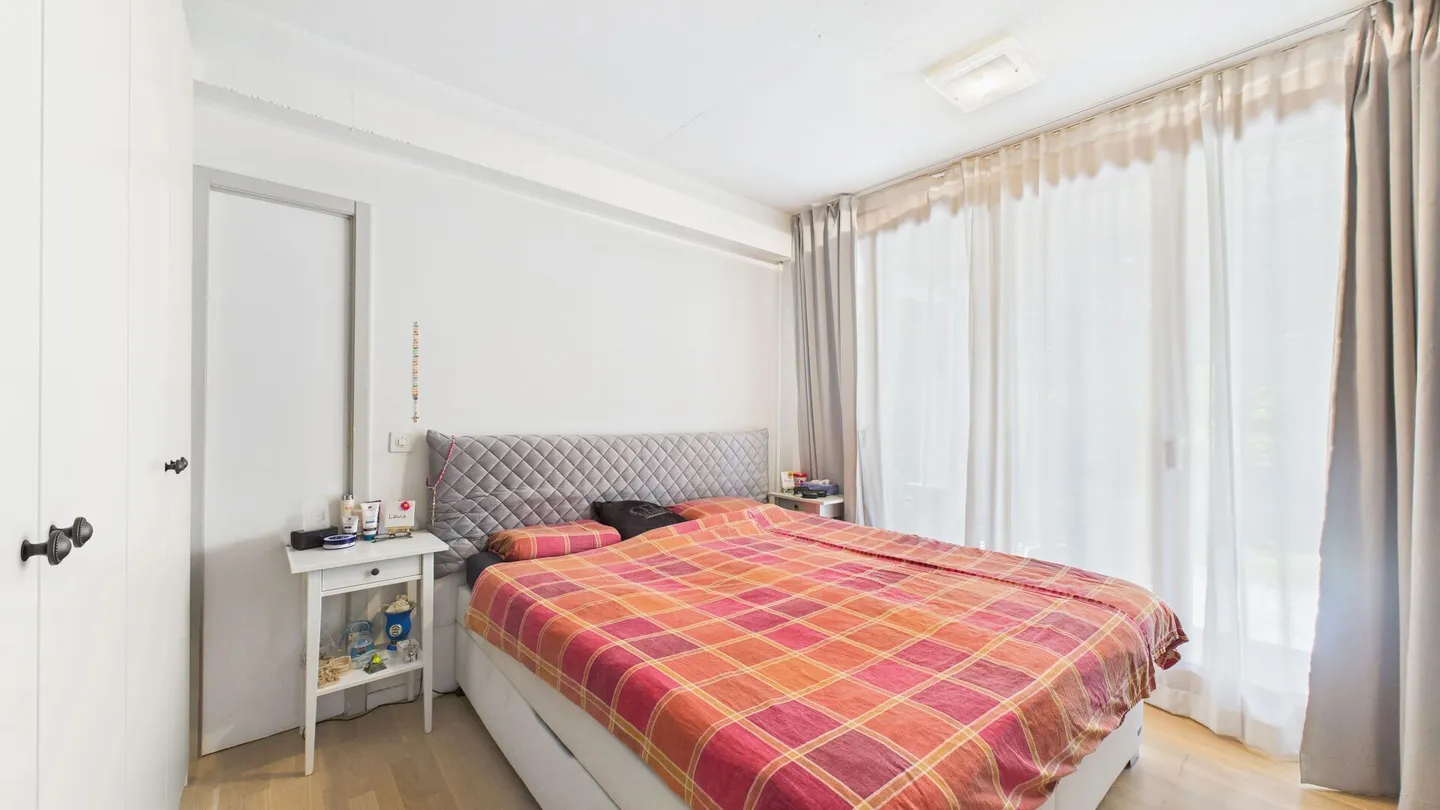 Familial, lumineux et moderne - appartement de jardin élégant. - Photo 13 sur 23