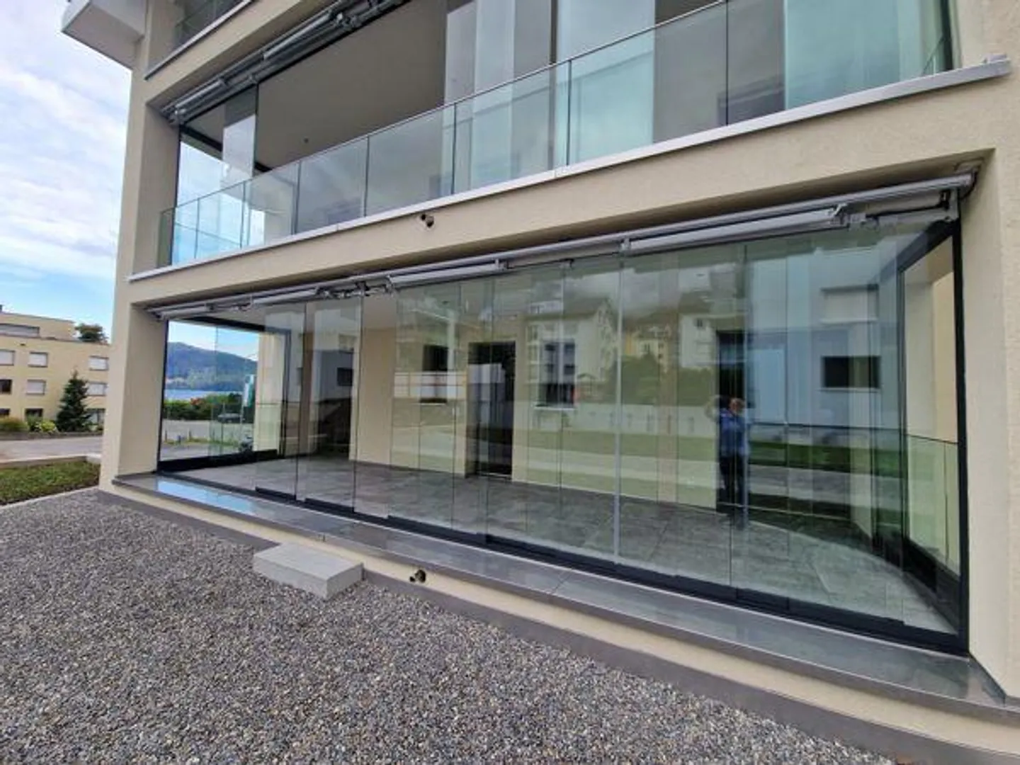 Nuovo appartamento di 4,5 stanze con vista sul lago e sulle montagne - Foto 2 di 14