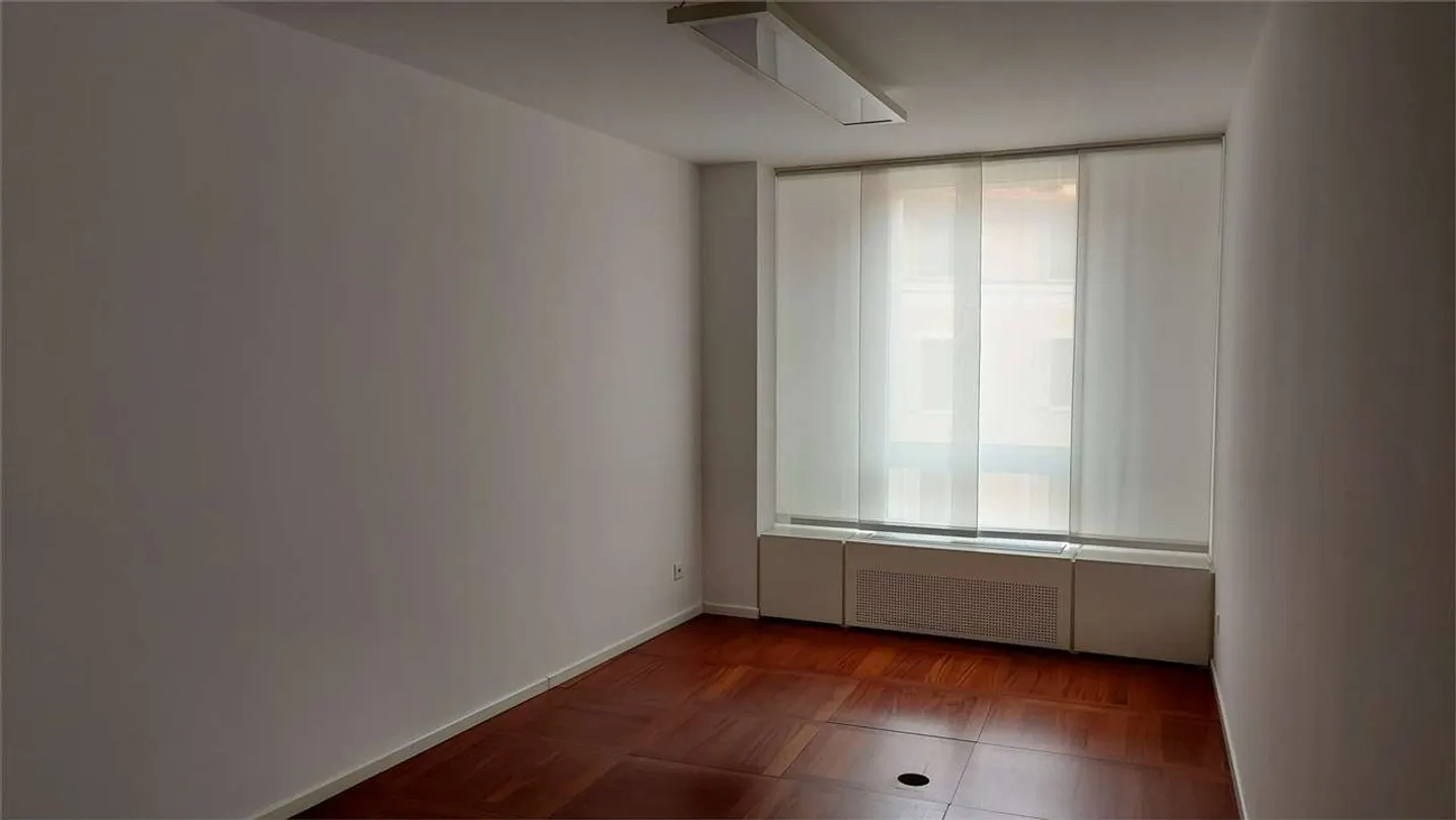 Prestigious office for rent in Lugano - Photo 10 of 13