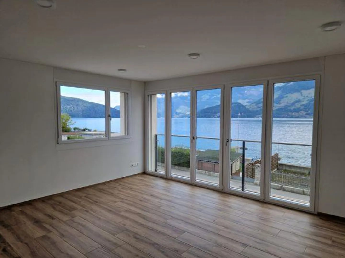 Nuovo appartamento di 4,5 stanze con vista sul lago e sulle montagne - Foto 10 di 14