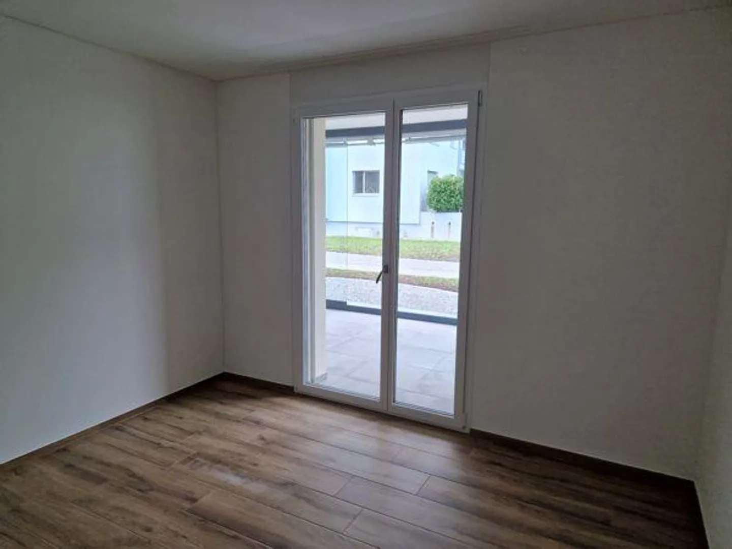 Nuovo appartamento di 4,5 stanze con vista sul lago e sulle montagne - Foto 14 di 14