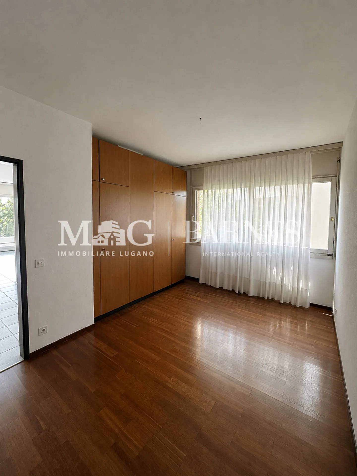 Lugano: Central 2.5 Room Apartment with Balcony and Garage - Photo 6 of 7