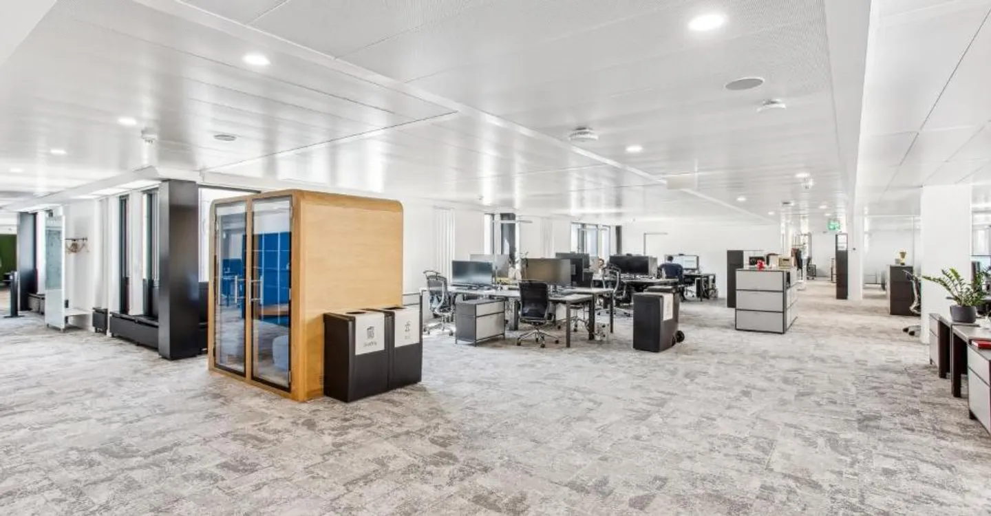 Office spaces for rent in the Acacias area in Geneva - Photo 2 of 11