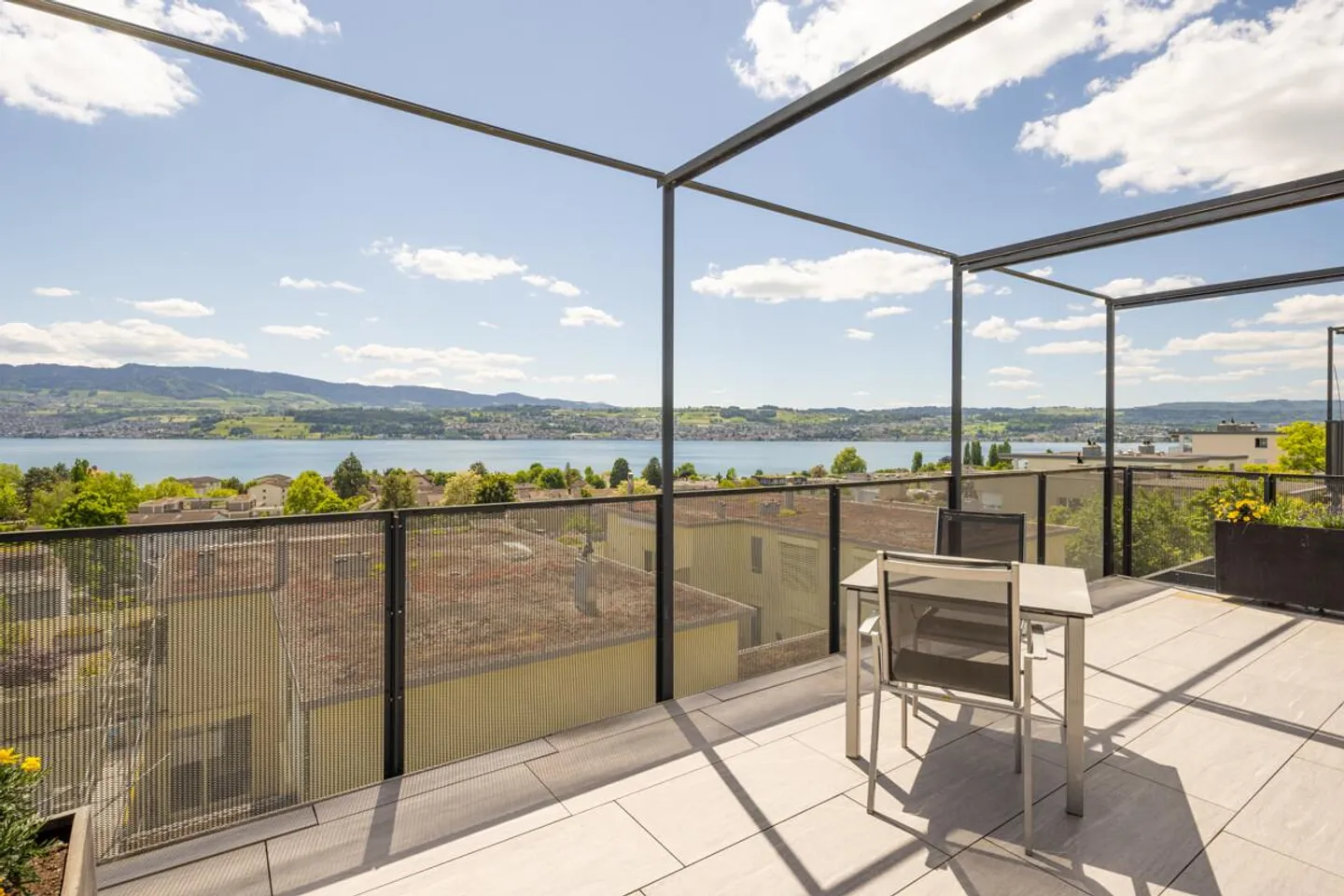 Männedorf: Appartamento esclusivo con vista panoramica sul lago di Zurigo e sulle Alpi - Foto 2 di 6