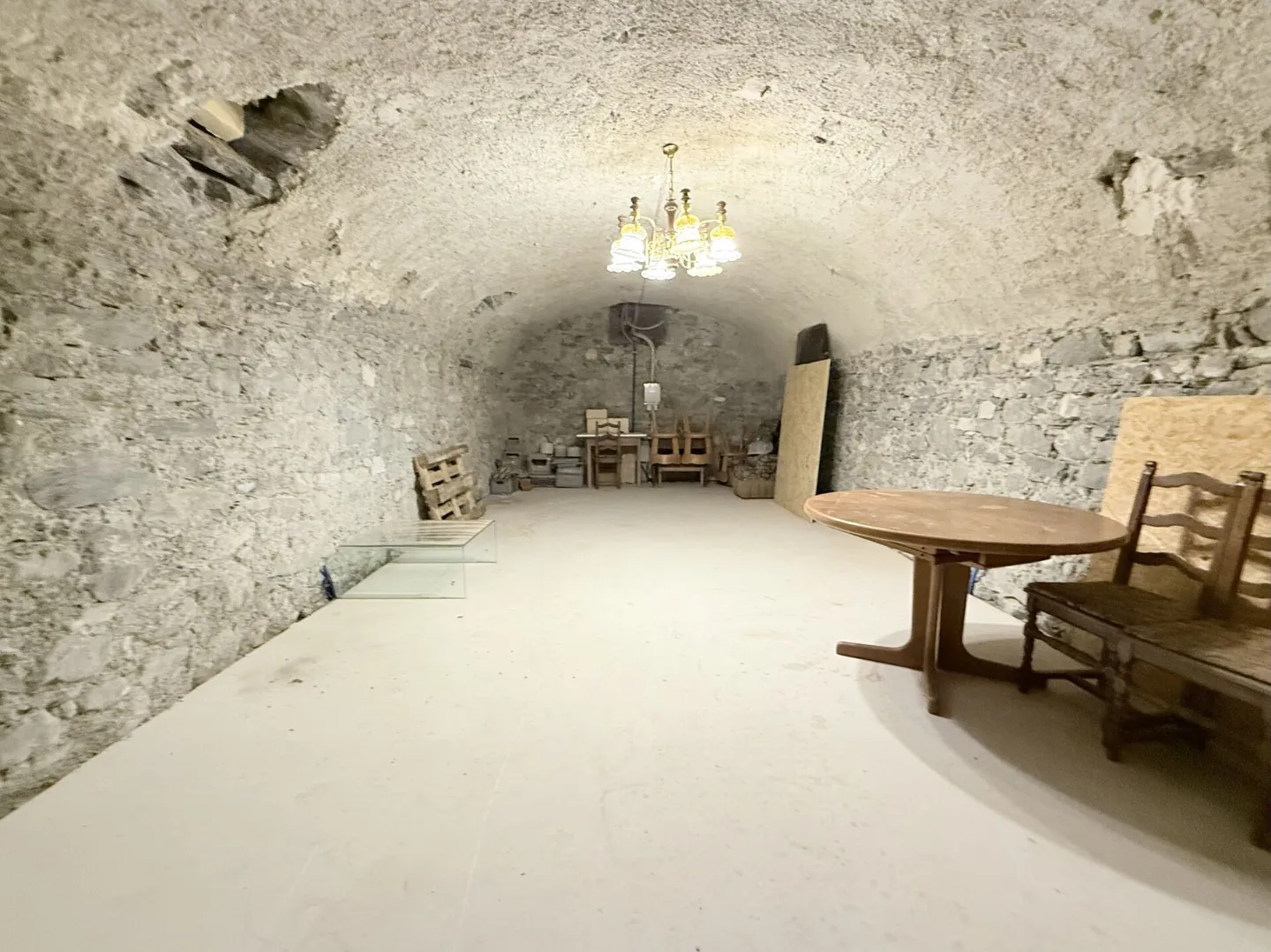 Hotel for Sale in the Heart of Valais - Photo 10 of 10