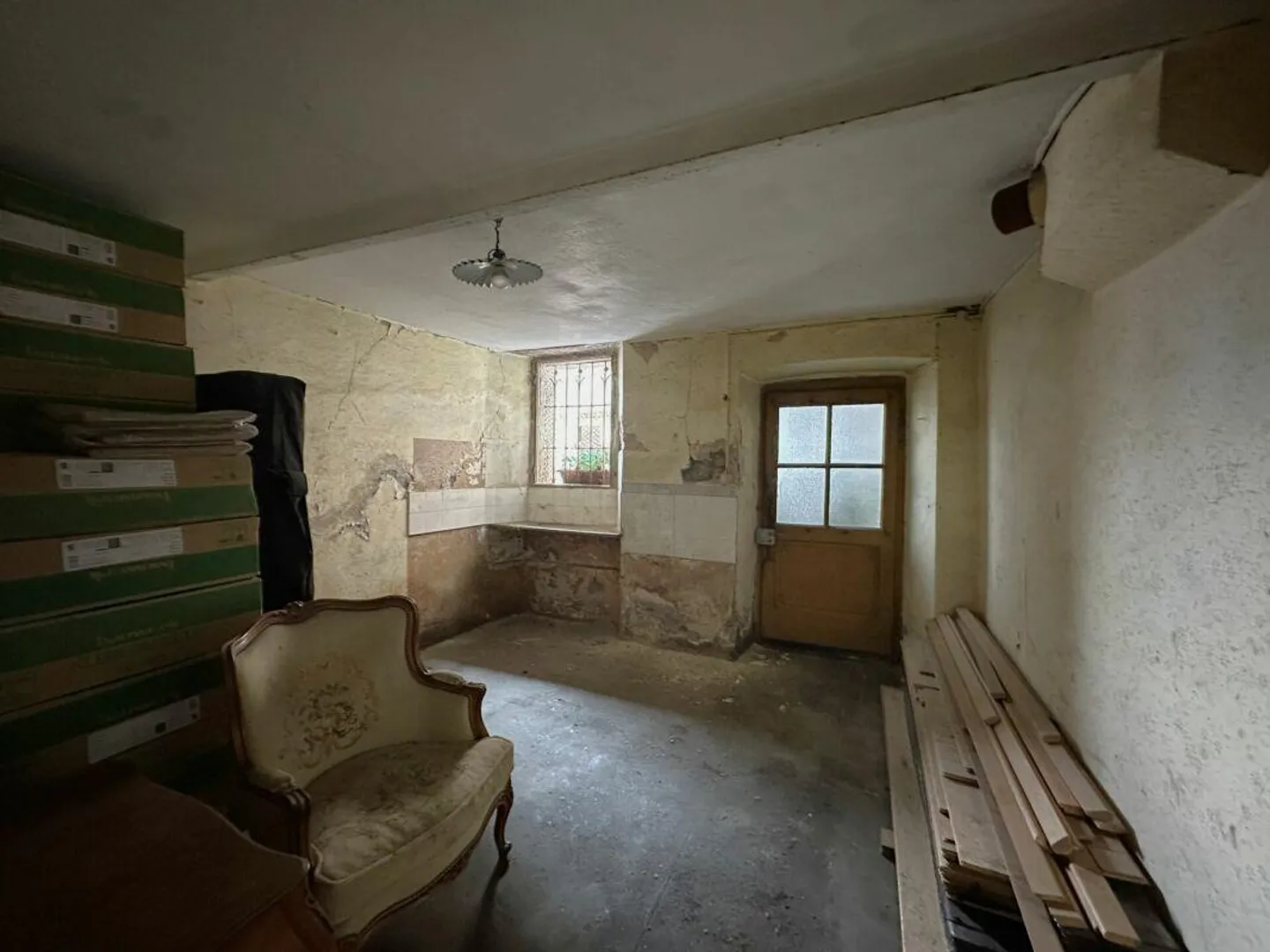Interesting residential complex for renovation with private courtyard and small garden - Photo 18 of 19
