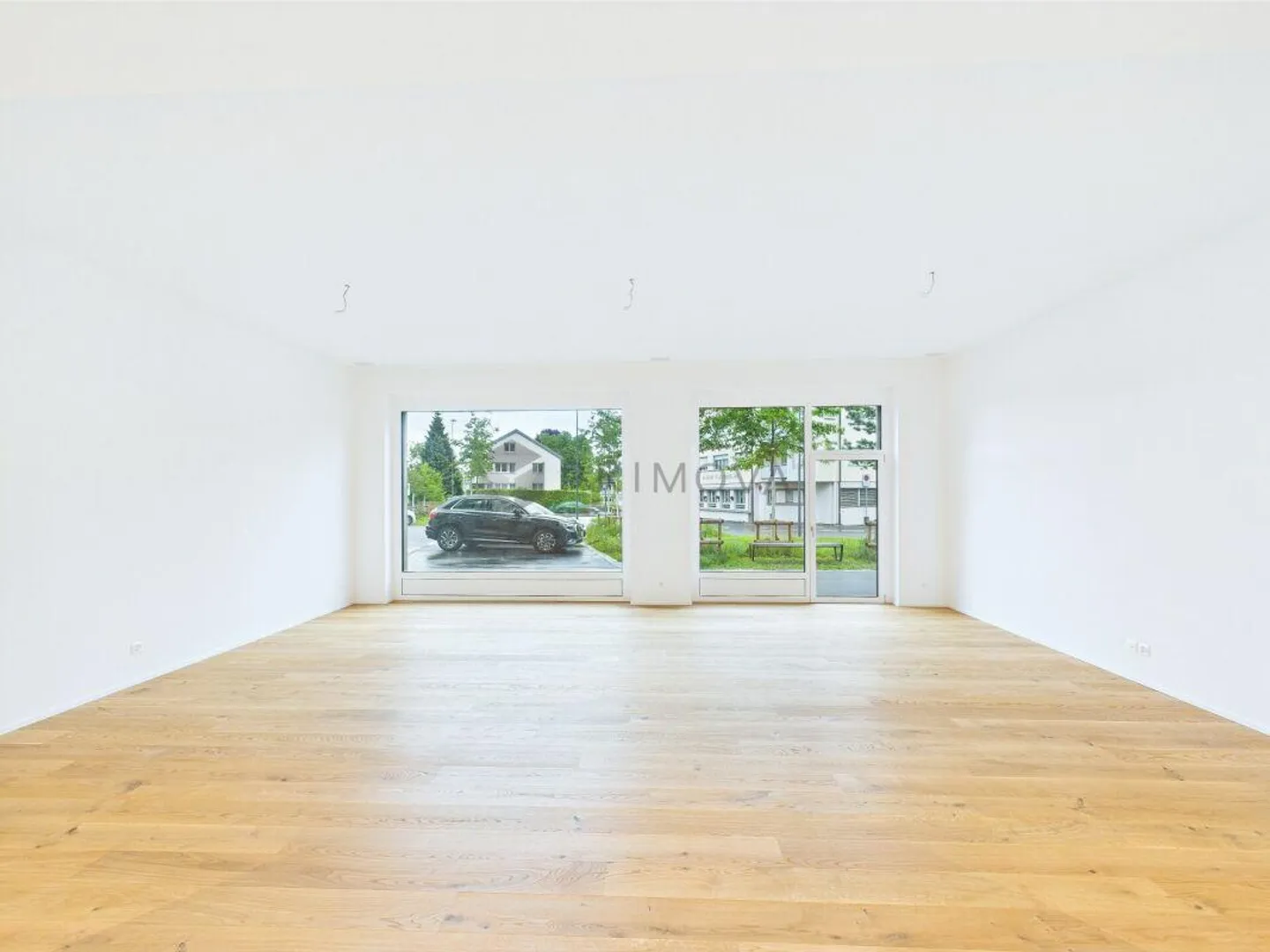 Bien visible, utilisable de manière flexible - Votre espace commercial avec vitrines... - Photo 2 sur 10